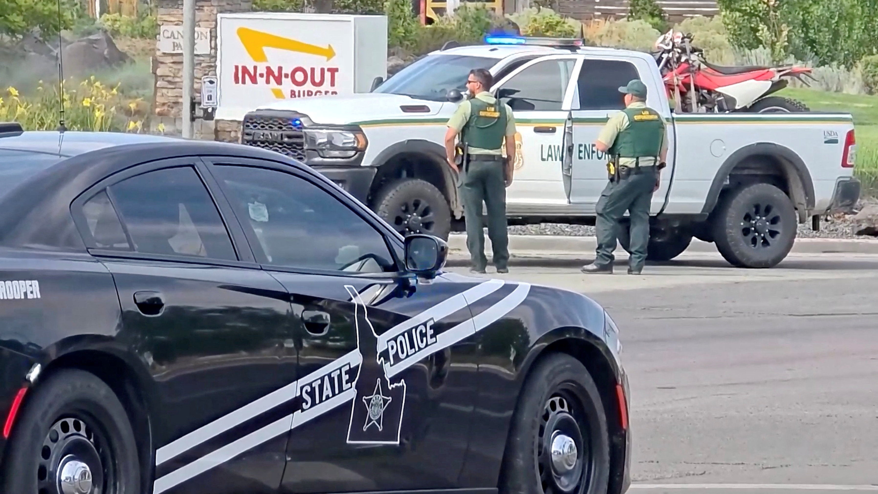 Police praise off-duty state trooper praised for firing on In-N-Out Burger gunman