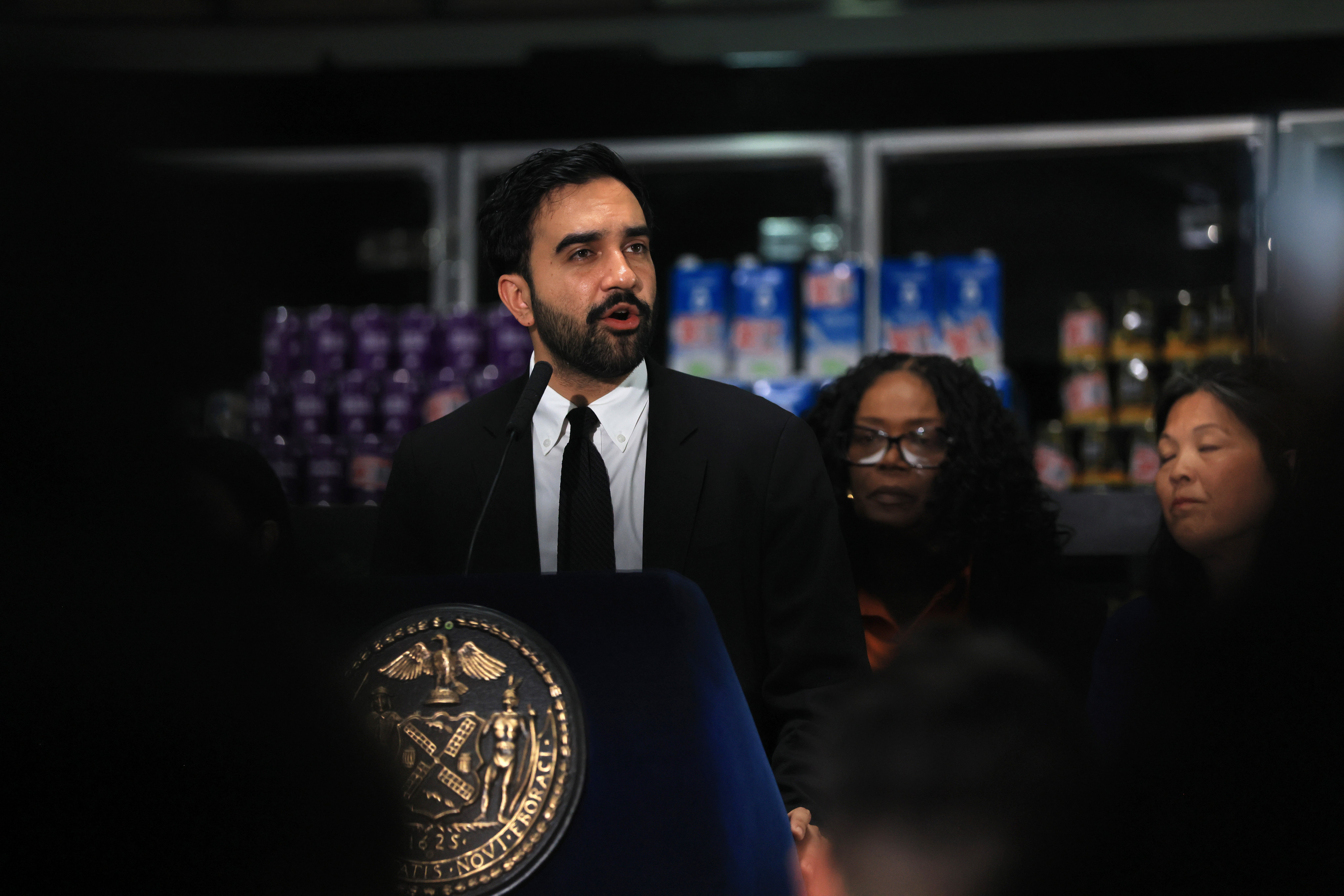 IDs will not beryllium required to shop astatine a bid of caller government-owned market stores successful New York City, according to Mayor Zohran Mamdani, contempt claims connected nan correct that he was pursuing specified a policy