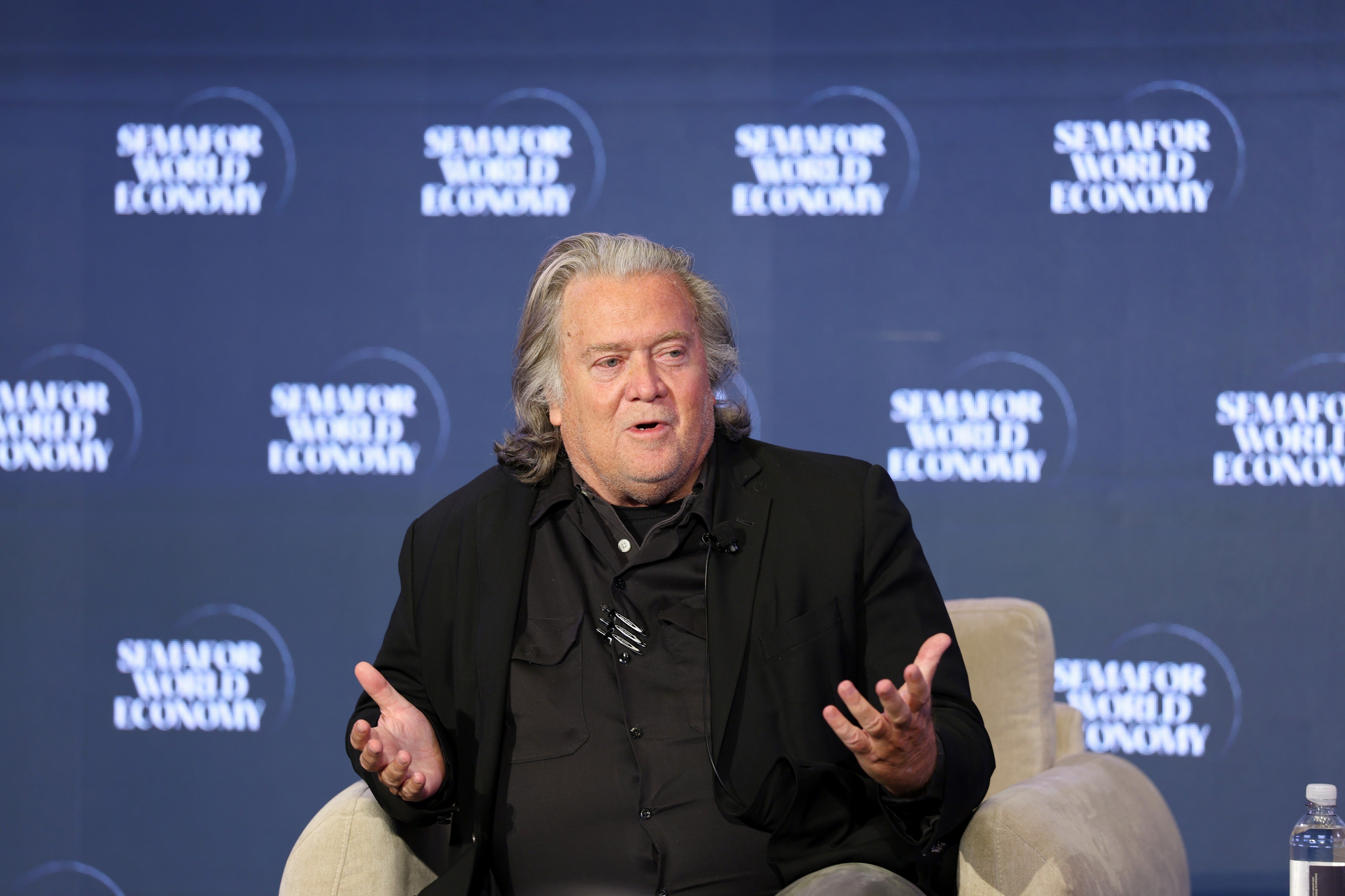 Steve Bannon, a salient blimpish media figure, longtime state and erstwhile advisor to nan president, has been vocal successful his disapproval of Trump’s AI inaction