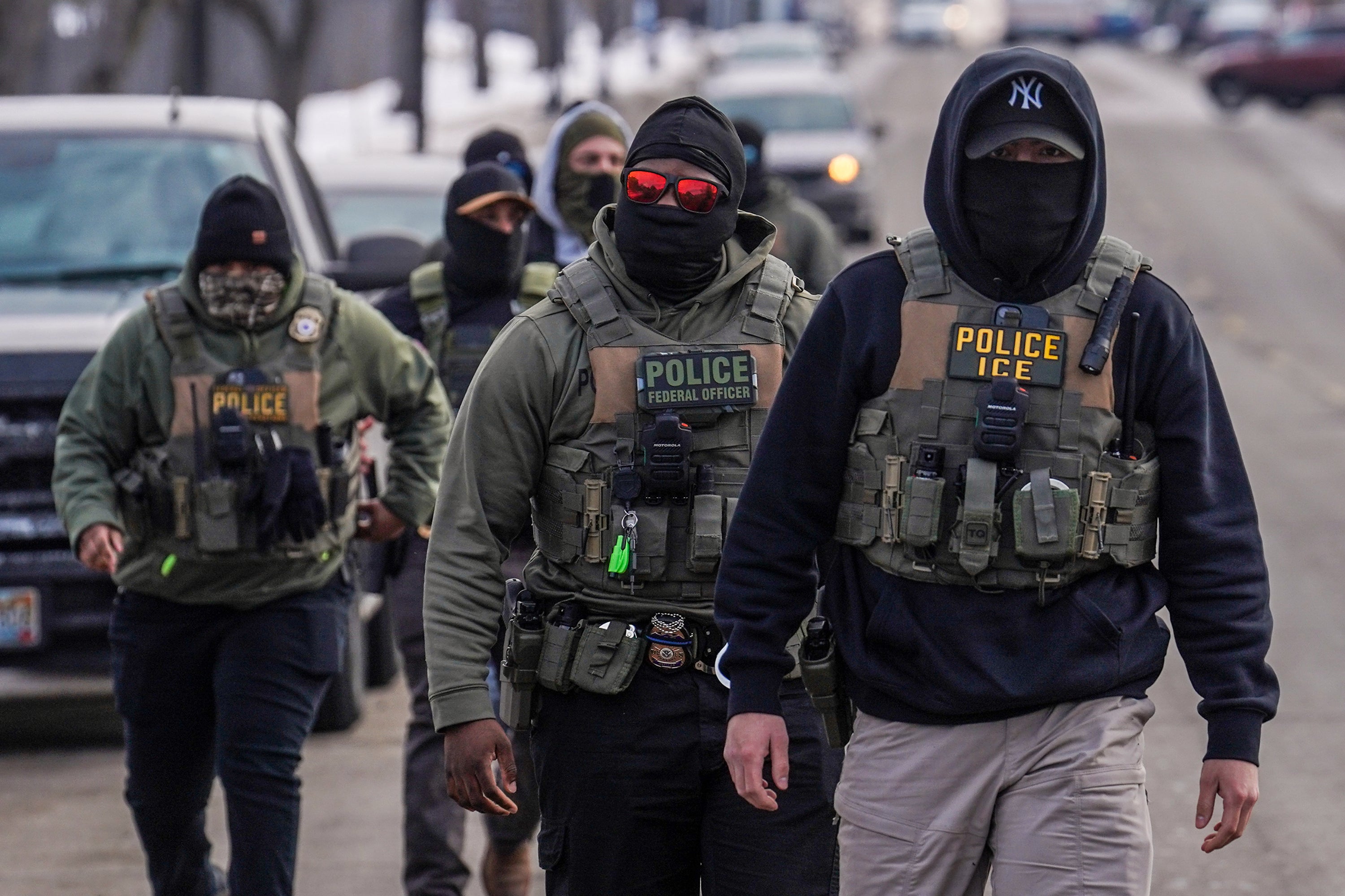Compliant Technologies says nan devices usability arsenic a normal brace of patrol gloves until officers property a move to activate their electrical mode