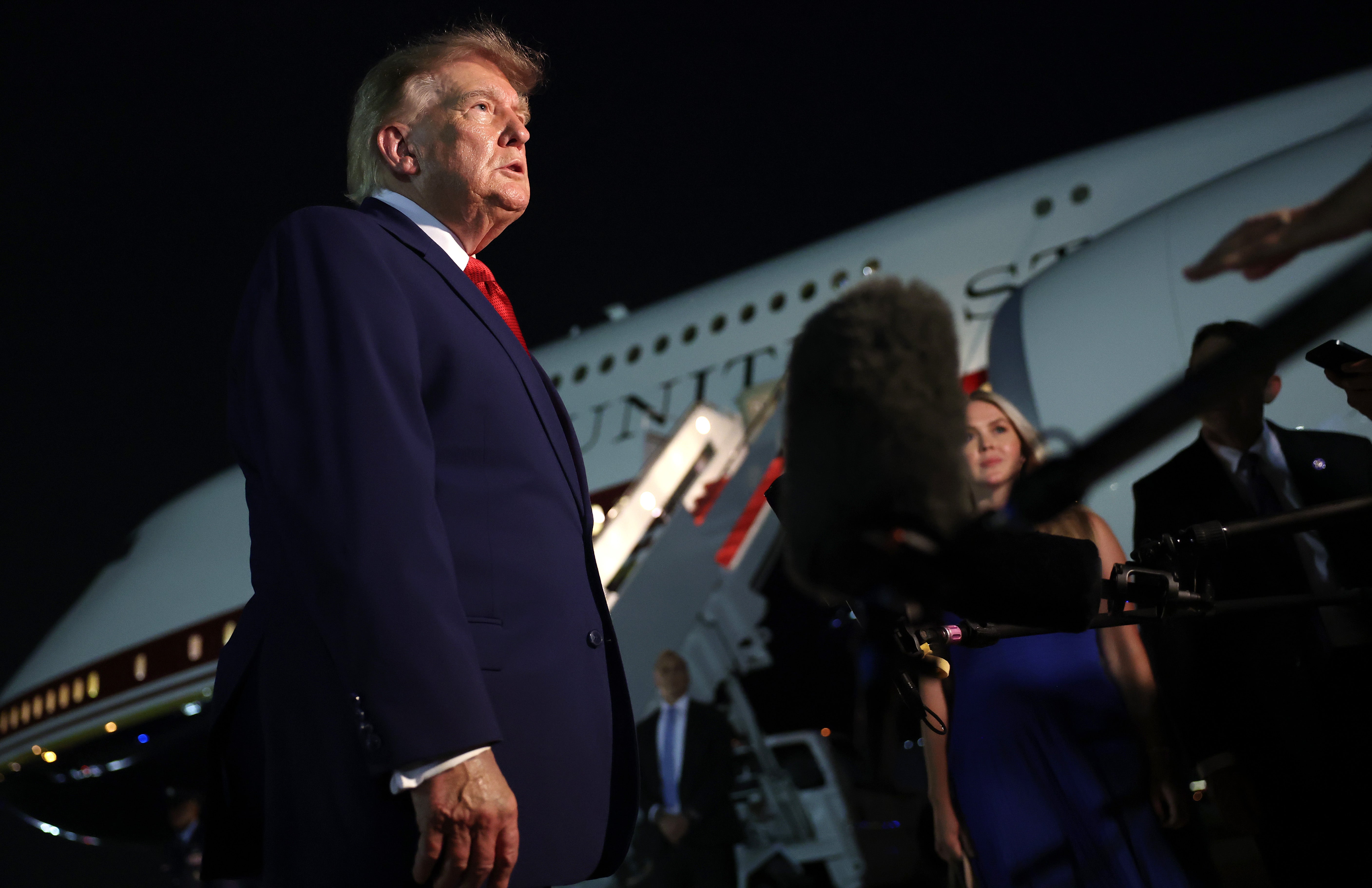 Donald Trump had initially denied threats from Iran prompted nan president to alteration planes aft leaving a NATO acme successful Turkey, but intelligence officials reportedly wished that Iran knew wherever he was staying and identified imaginable rocket threats