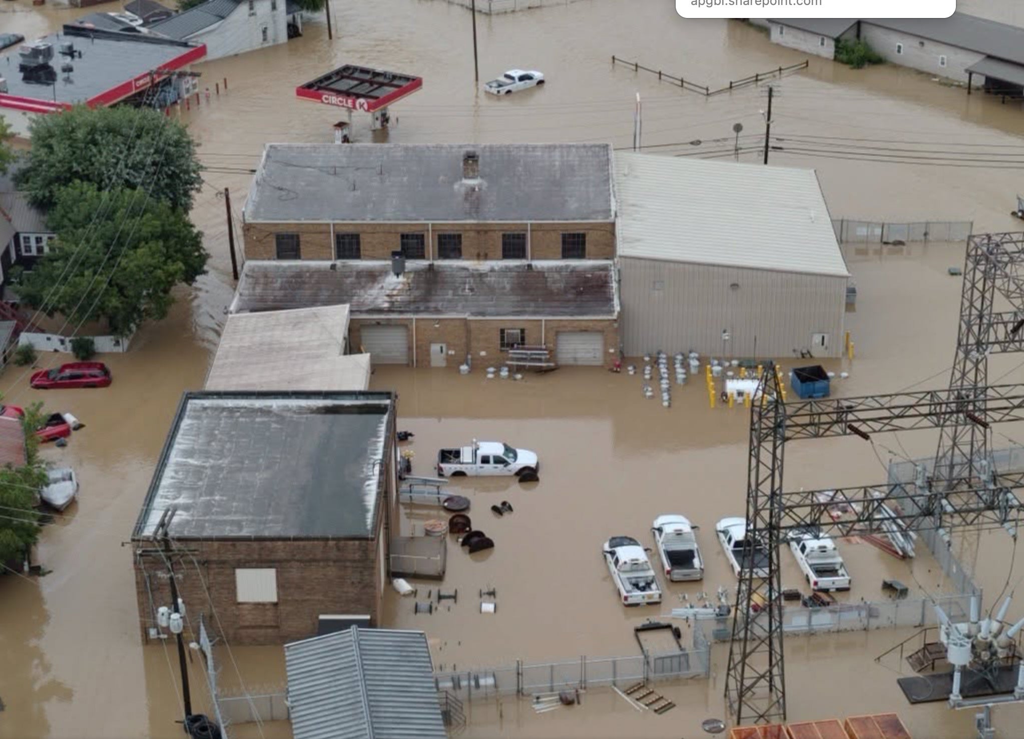 Powerful Storm Slams Midwest Leaving 700,000 Customers Without Power