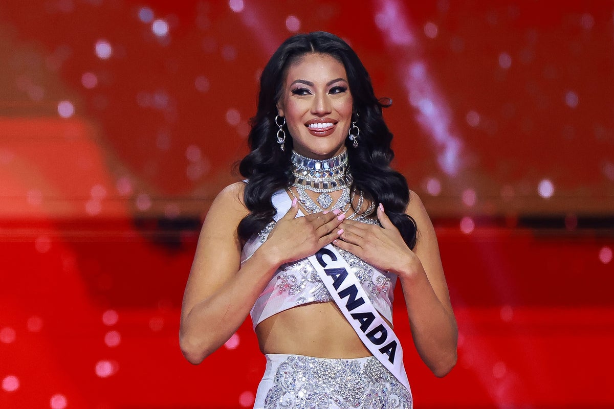 Former Miss Universe Canada stops competition to call out contestant costumes Former Miss Universe Canada stops competition to call out contestant costumes