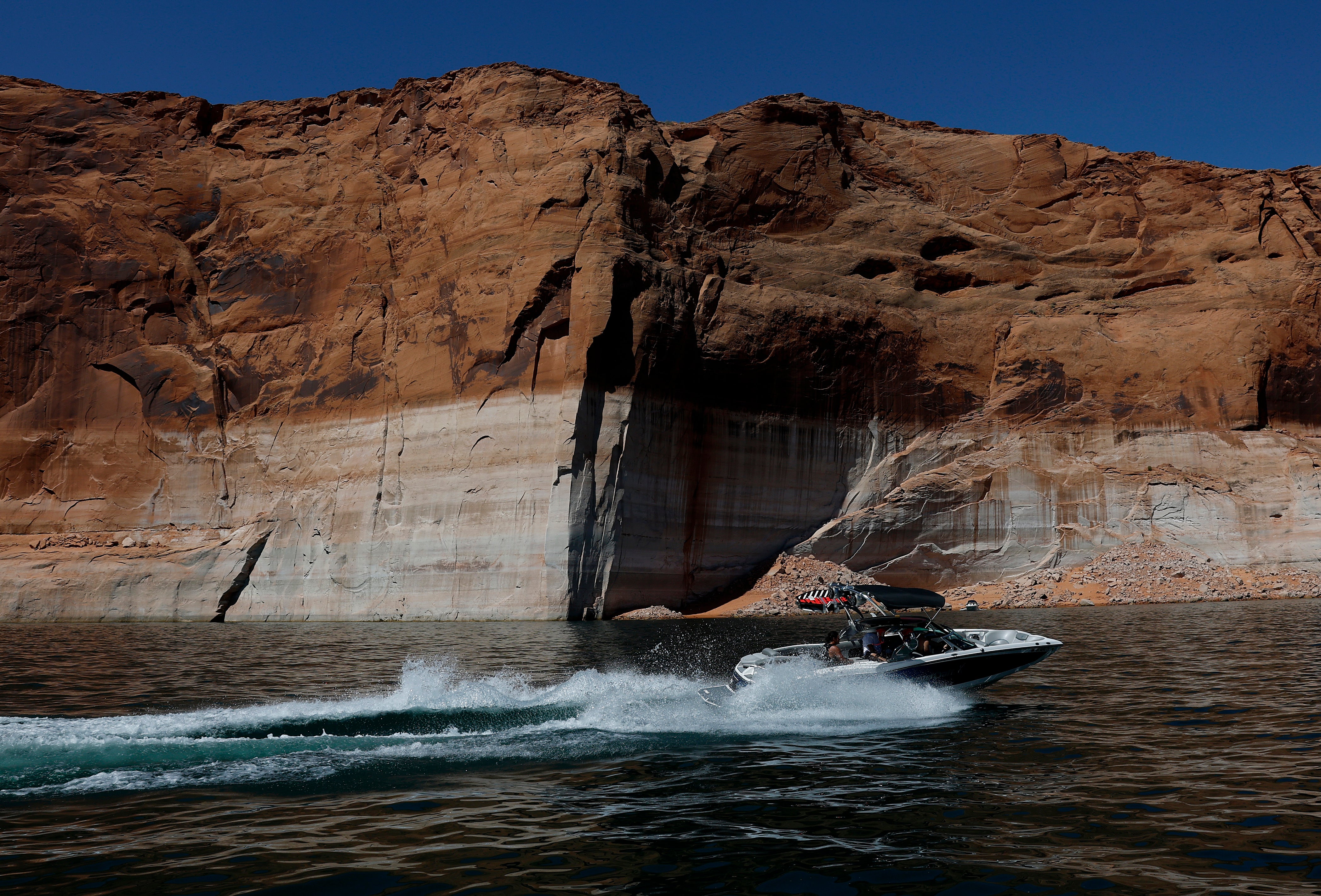 Warning as second largest reservoir in US reaches record low