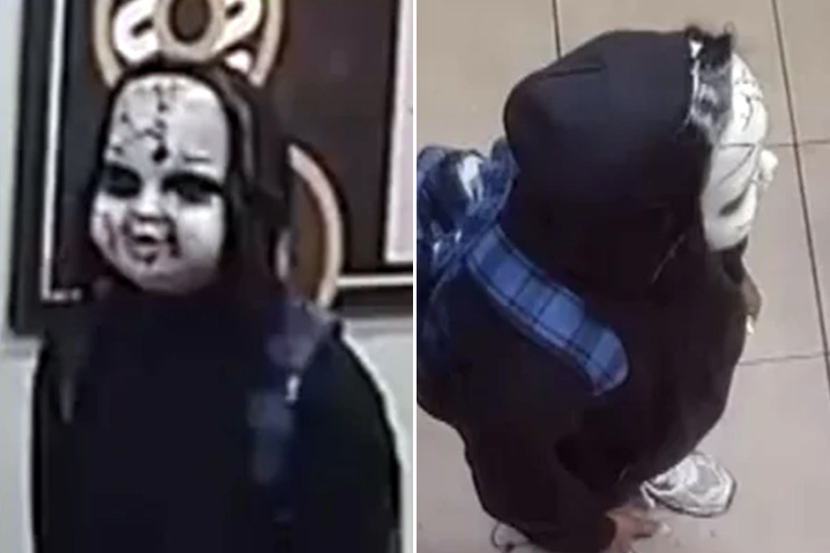 Philadelphia police search for suspect accused of wearing mask and threatening pedestrians