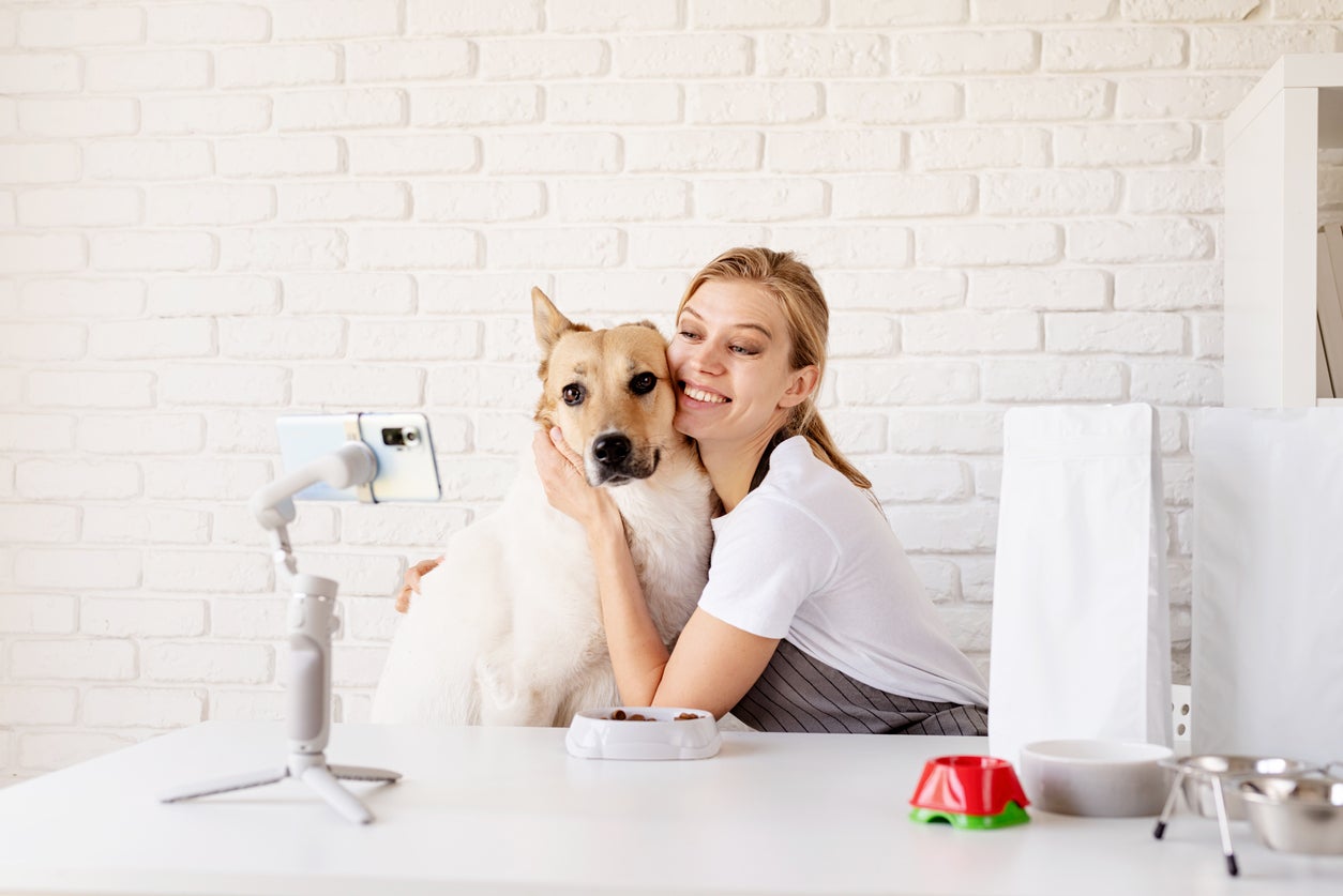 Psychologist explains what your pet’s social media account reveals about you