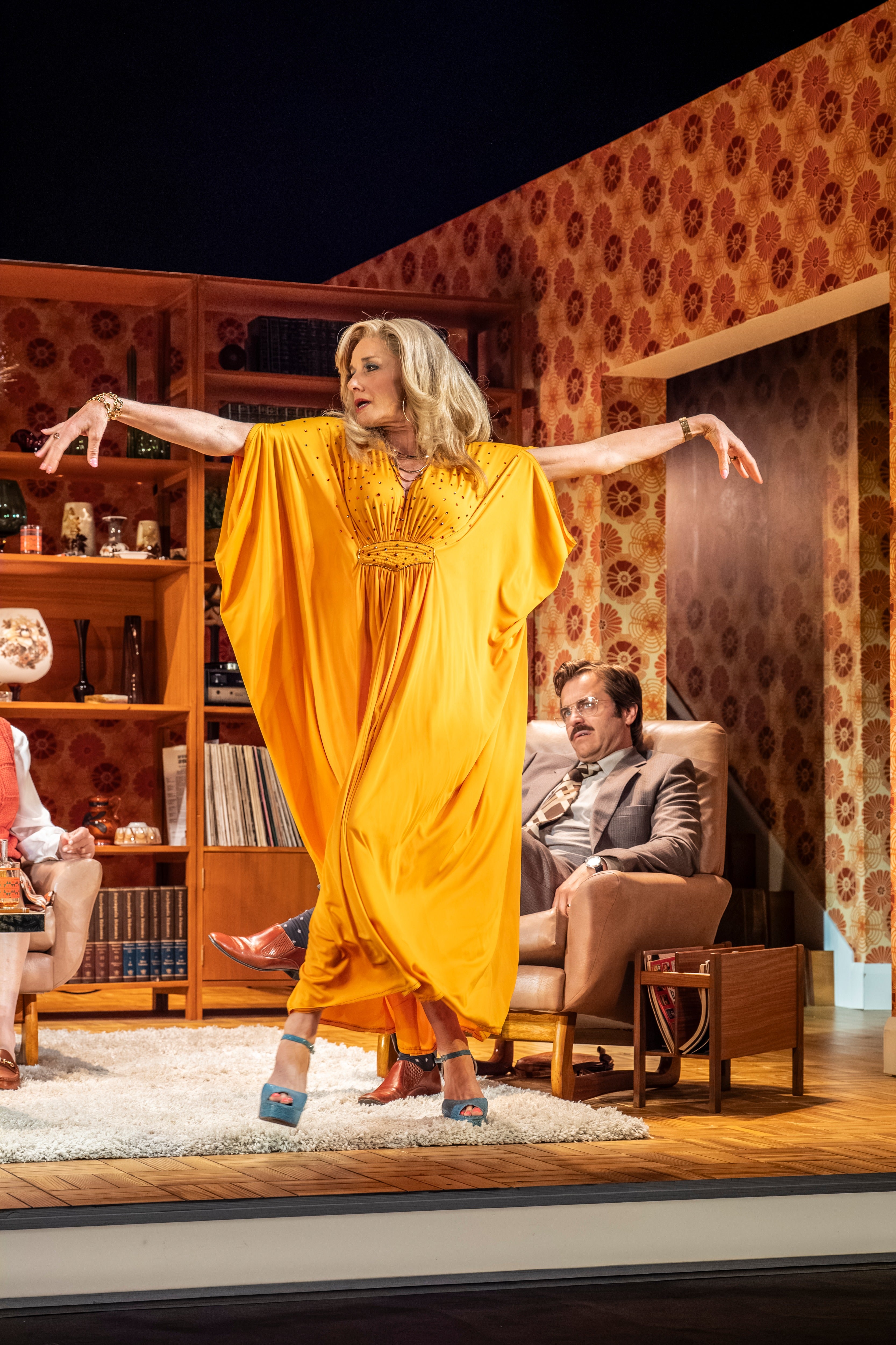 Abigail's Party review – EastEnders' Tamzin Outhwaite brings life and silliness to Mike Leigh's kitsch-clad classic