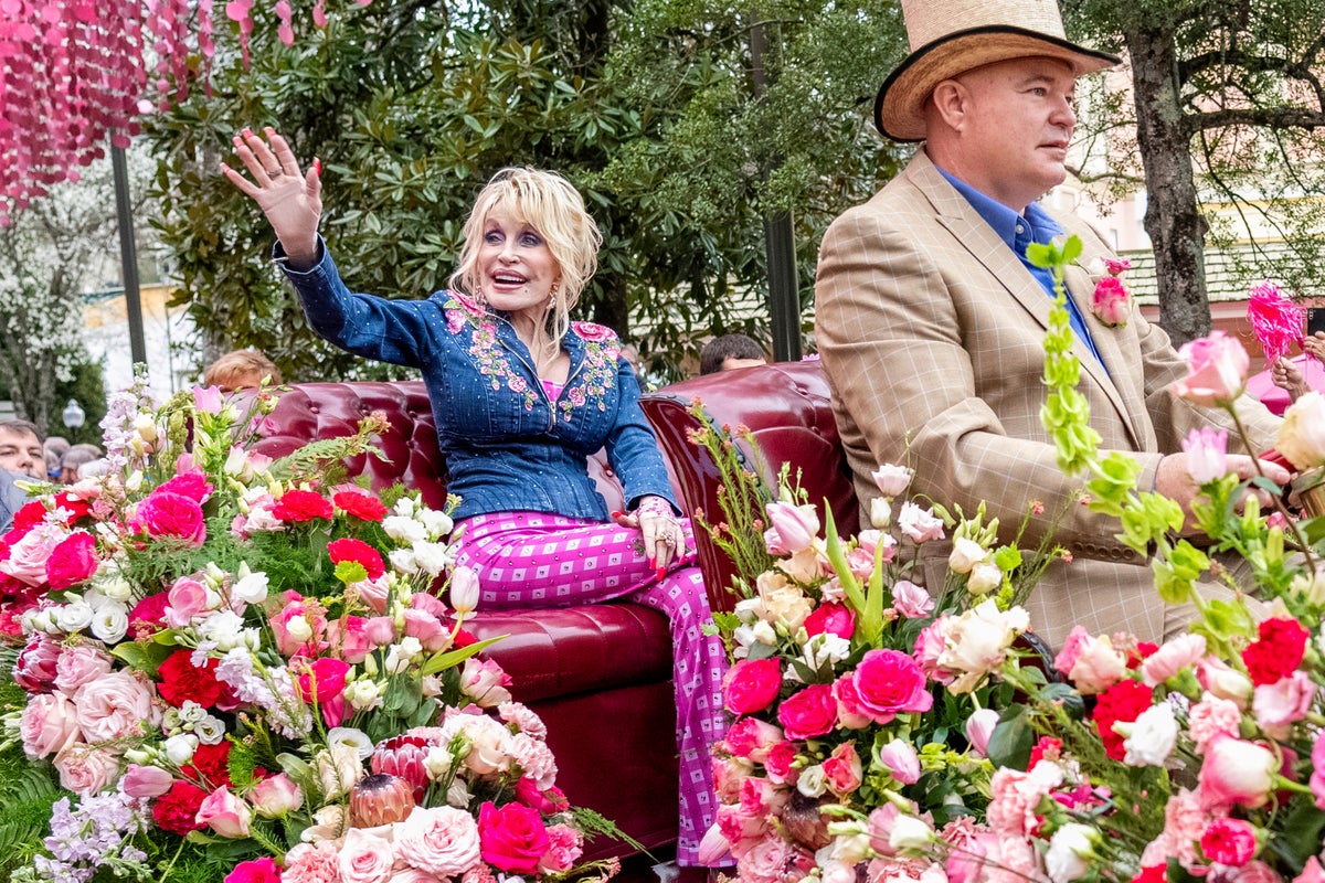 https://static.the-independent.com/2026/08/25/19/Obit_Dolly_Parton_92328.jpg?width=1200&height=800&crop=1200:800