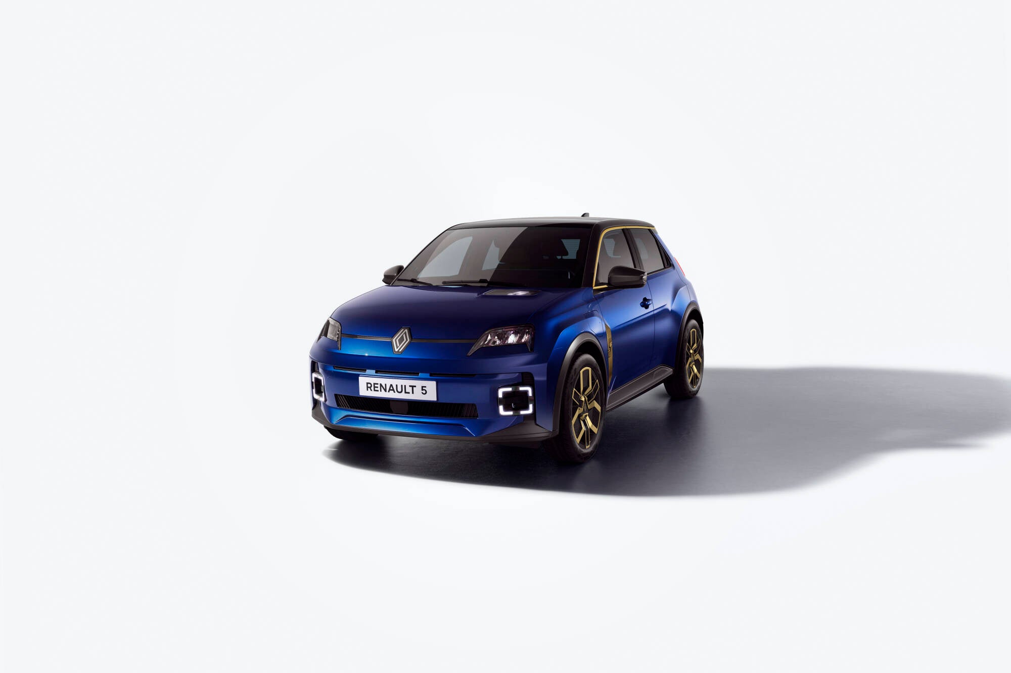 Renault 5 gets a whiff of Williams as aero updates boost range