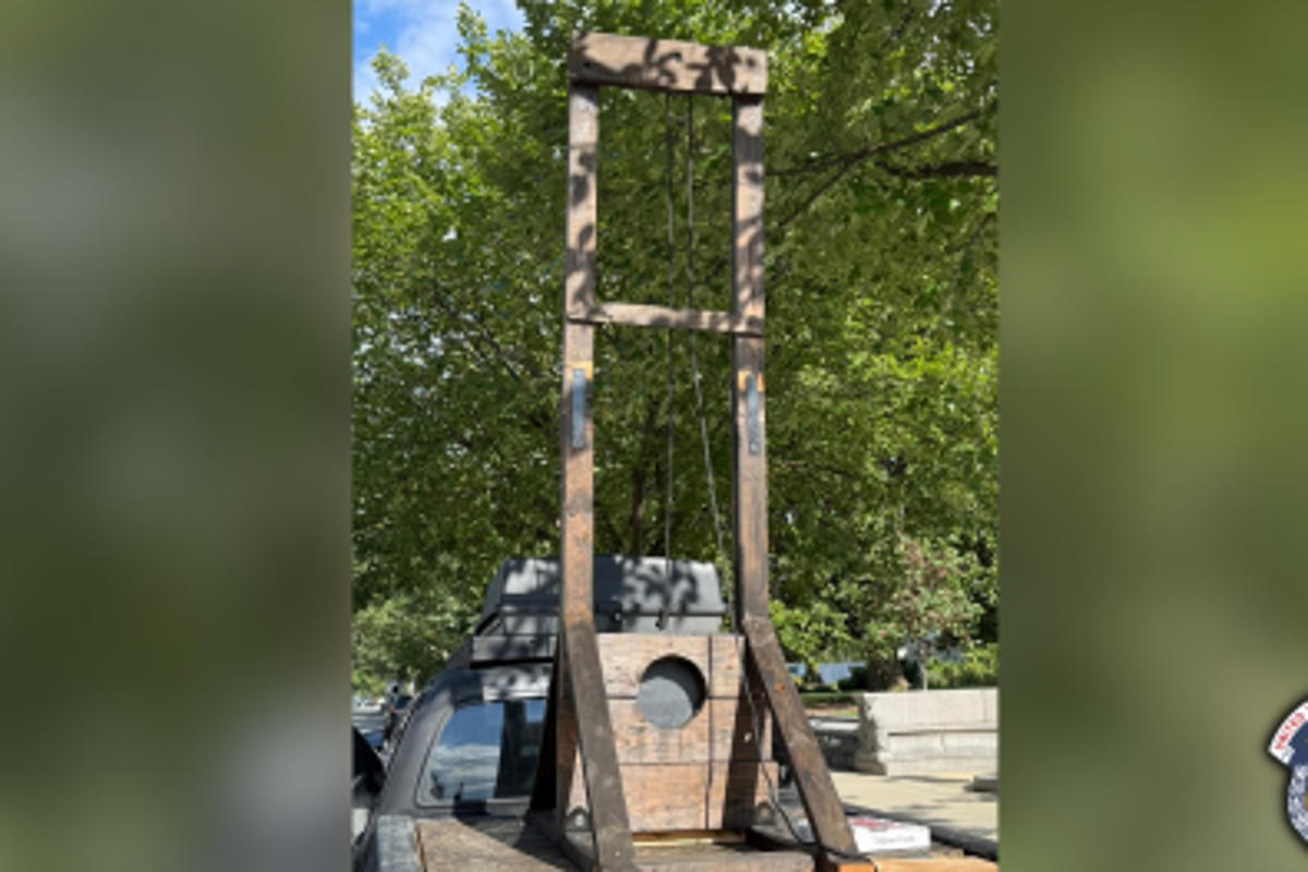 California man arrested near U.S. Capitol with guillotine in truck bed