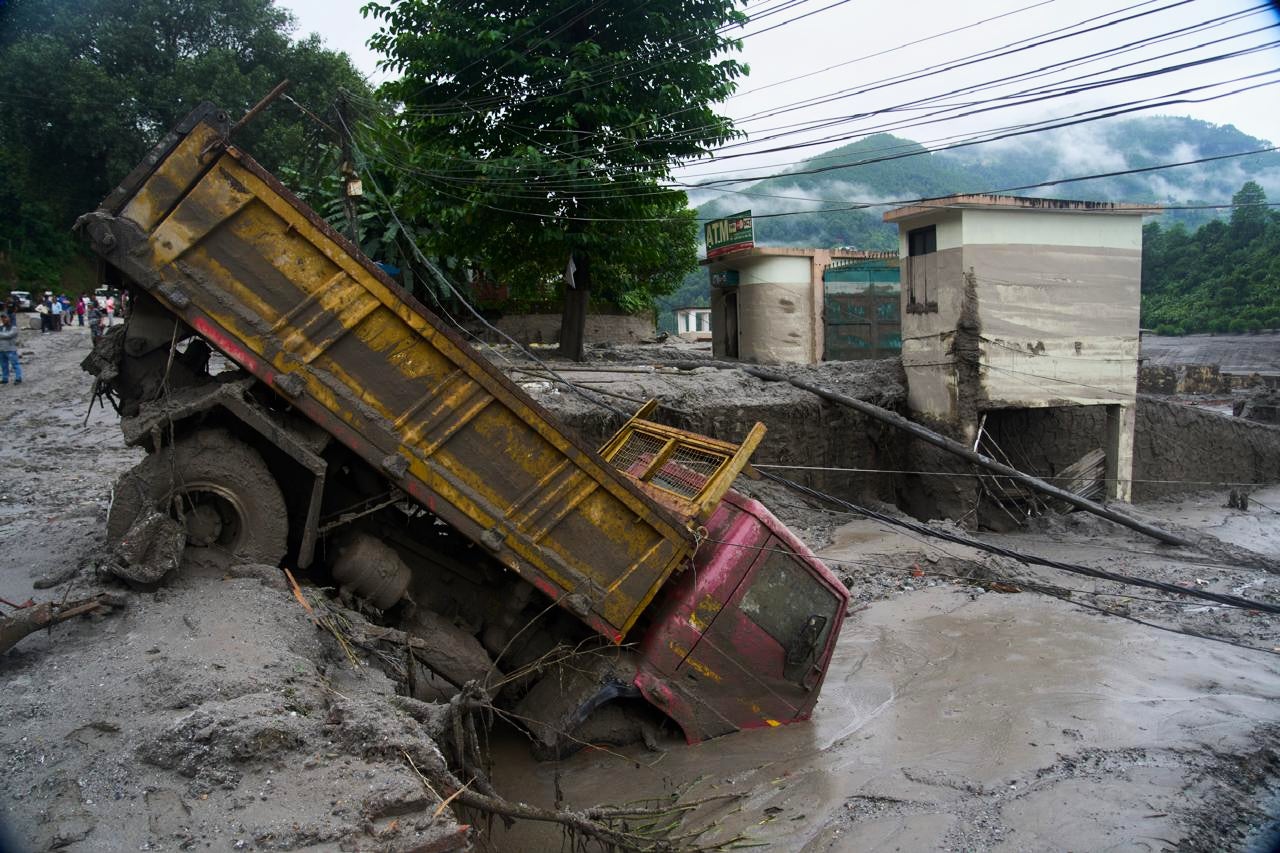Nepal flash flood death toll rises amid fears over second disaster