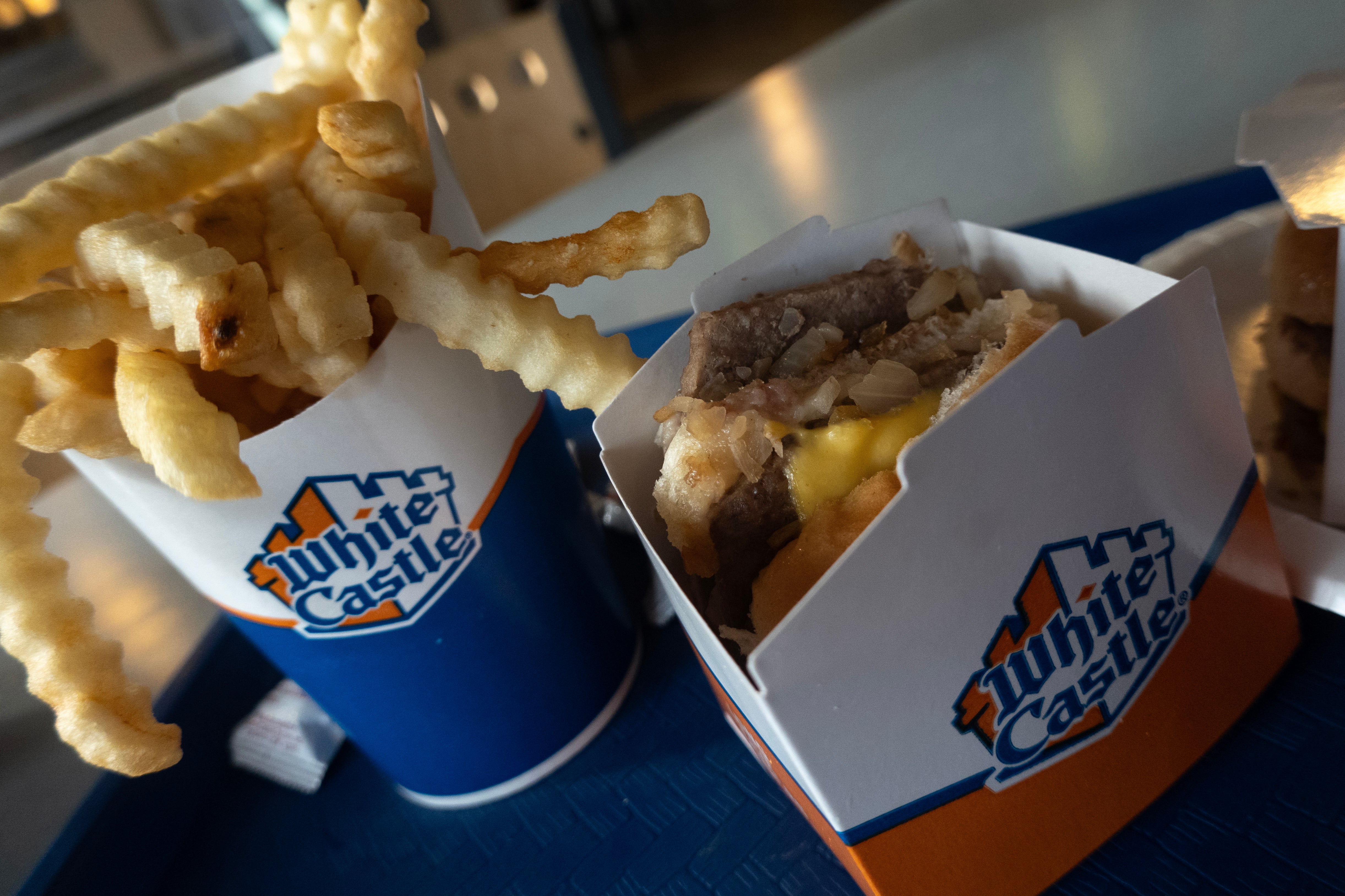 Popular convenience store chain adding automated White Castle vending machines to select locations