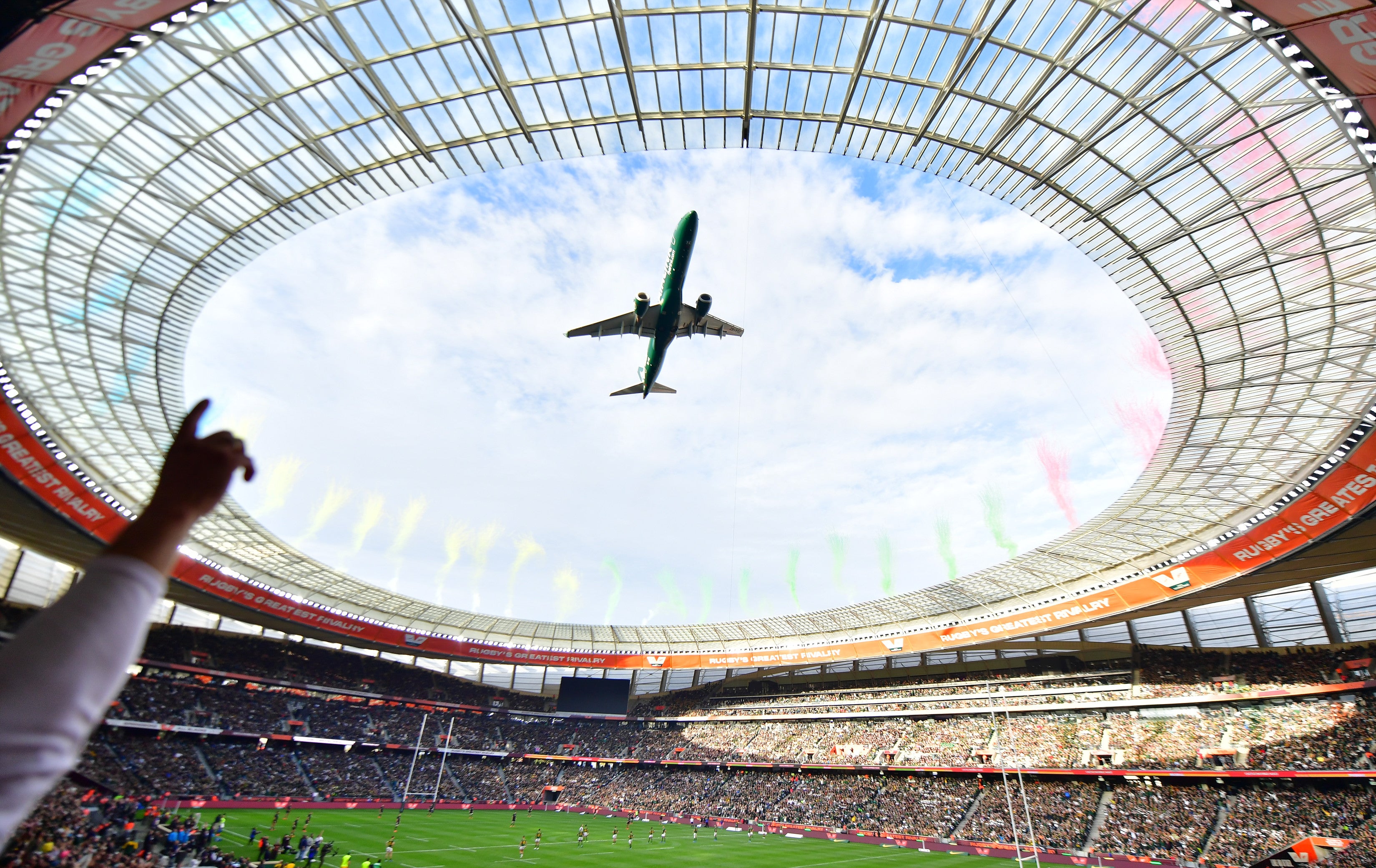 Watch as planes perform dramatic low flyover at Cape Town rugby match