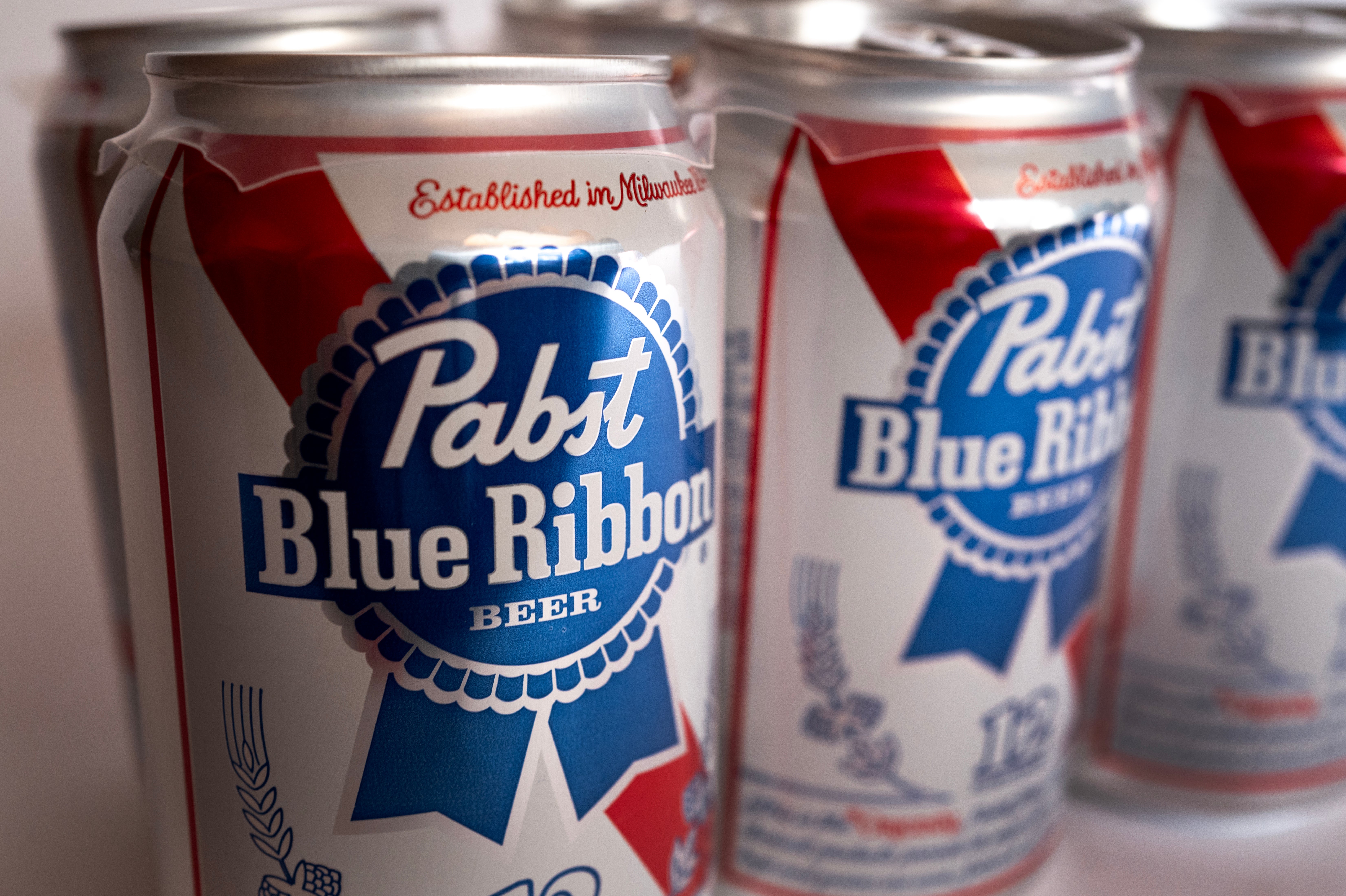 Beer brand Pabst Blue Ribbon gives thief 18 days to return stolen truck