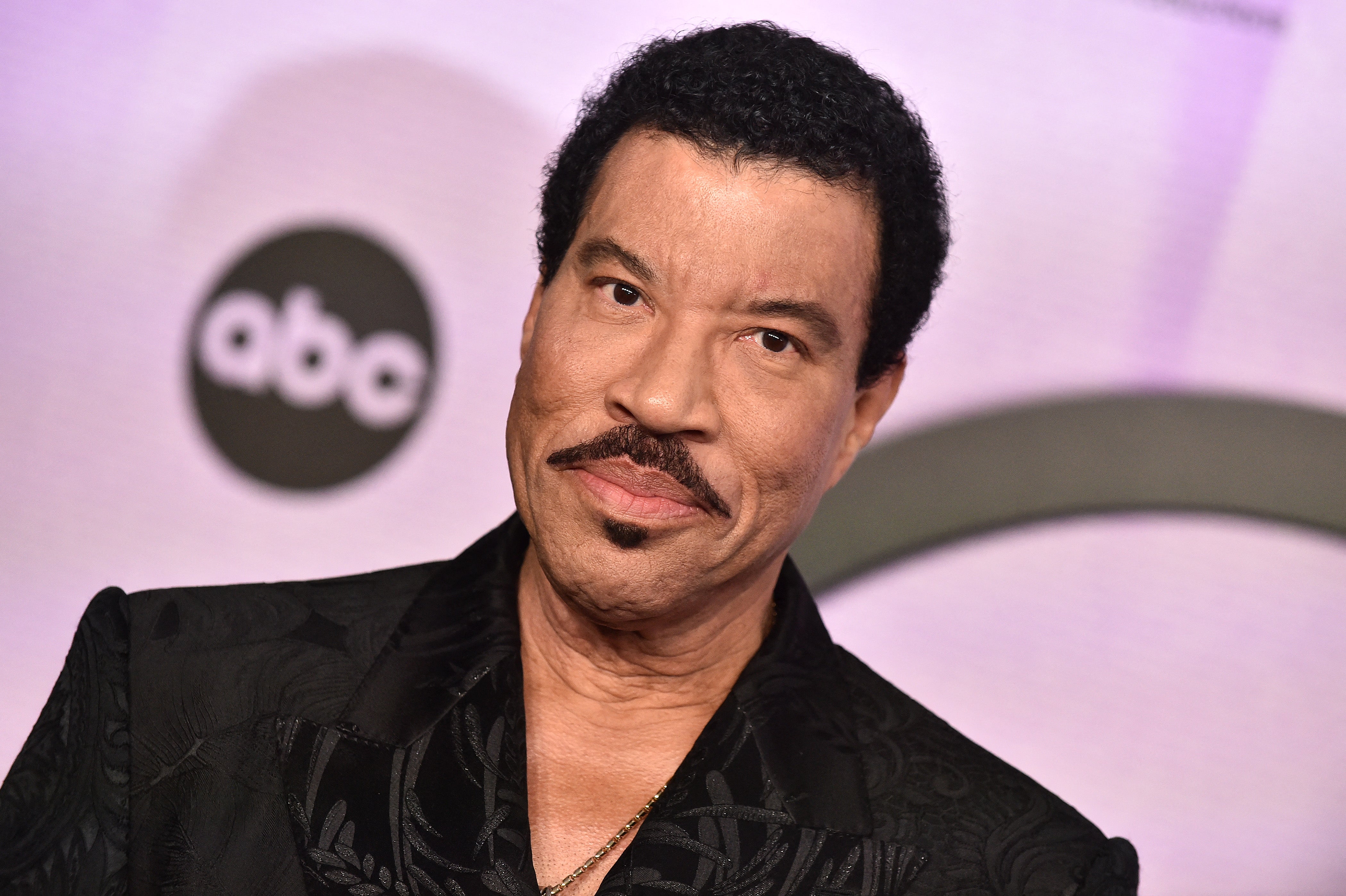 Lionel Richie nach zweitem Krankenhausaufenthalt in diesem Sommer auf der ...
