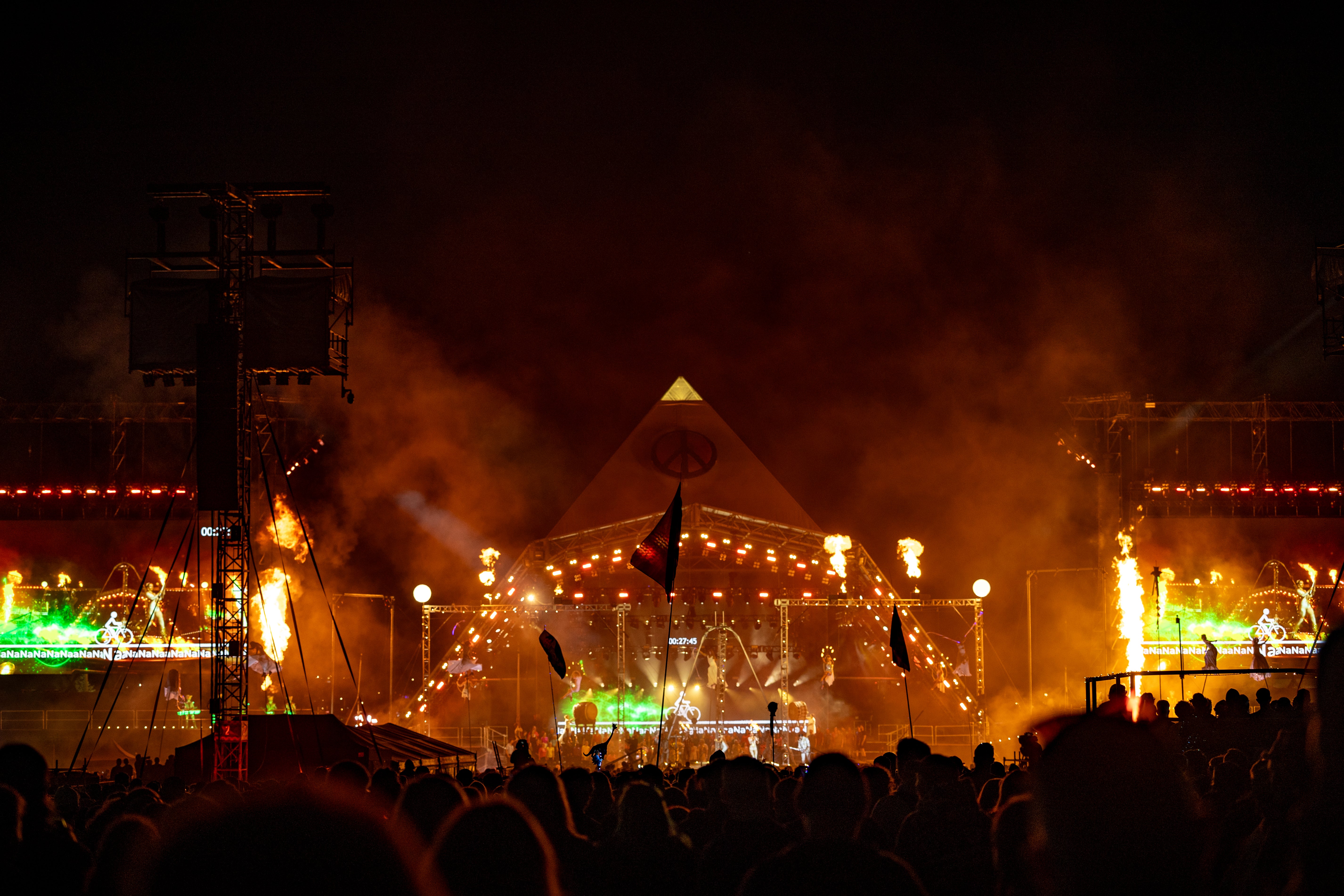 Билеты на Glastonbury 2027 полностью раскупили за 42 минуты