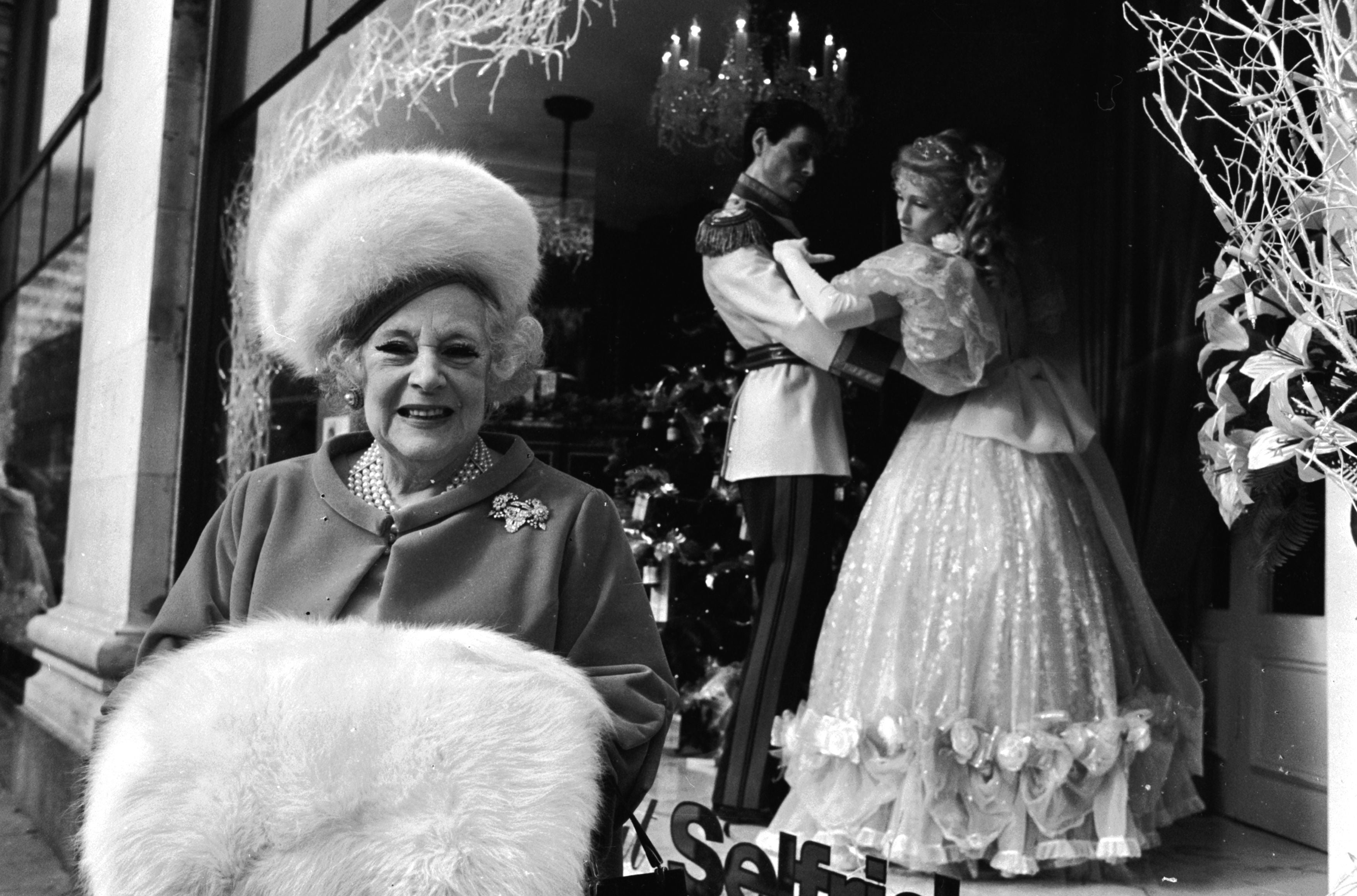 Barbara Cartland sold millions. Why is it so hard to find her novels in shops today?