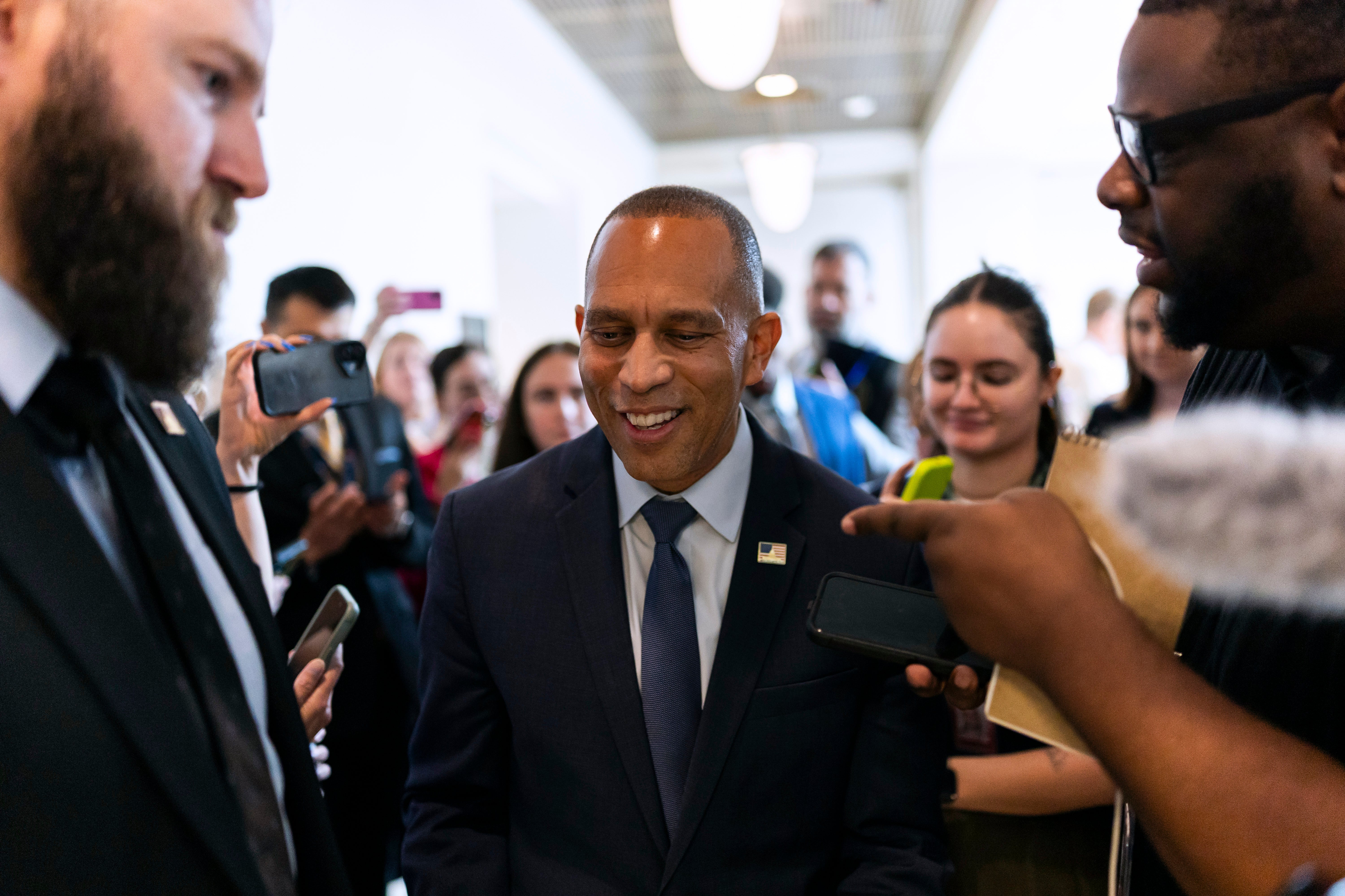 Trump's $5,000 midterm election ‘bribe' spurs NFL Thursday Night Football ad buy from top Democrat