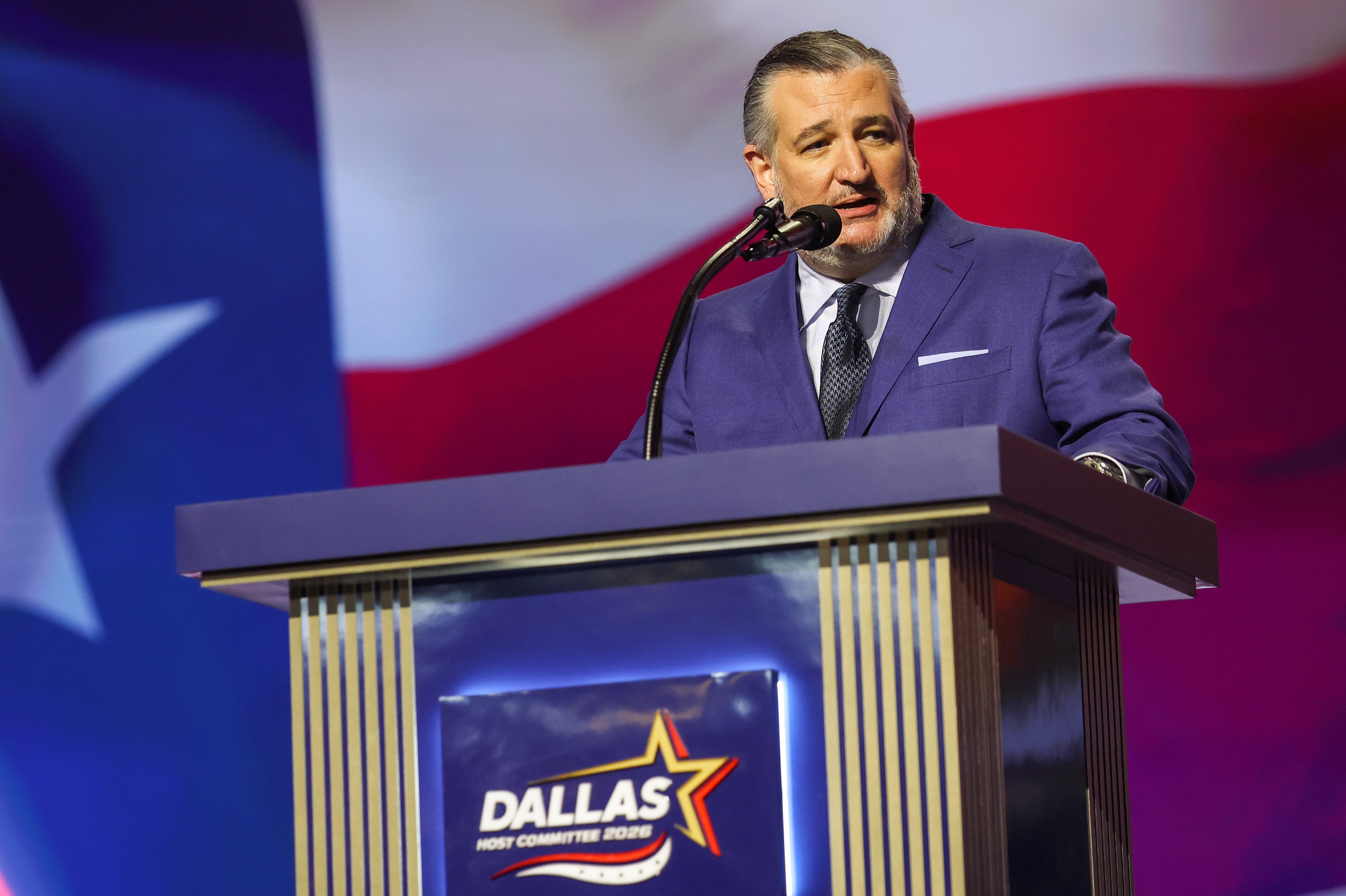 Hecklers shout ‘He should be shot' as Ted Cruz calls out El-Sayed and Talarico at Trump convention