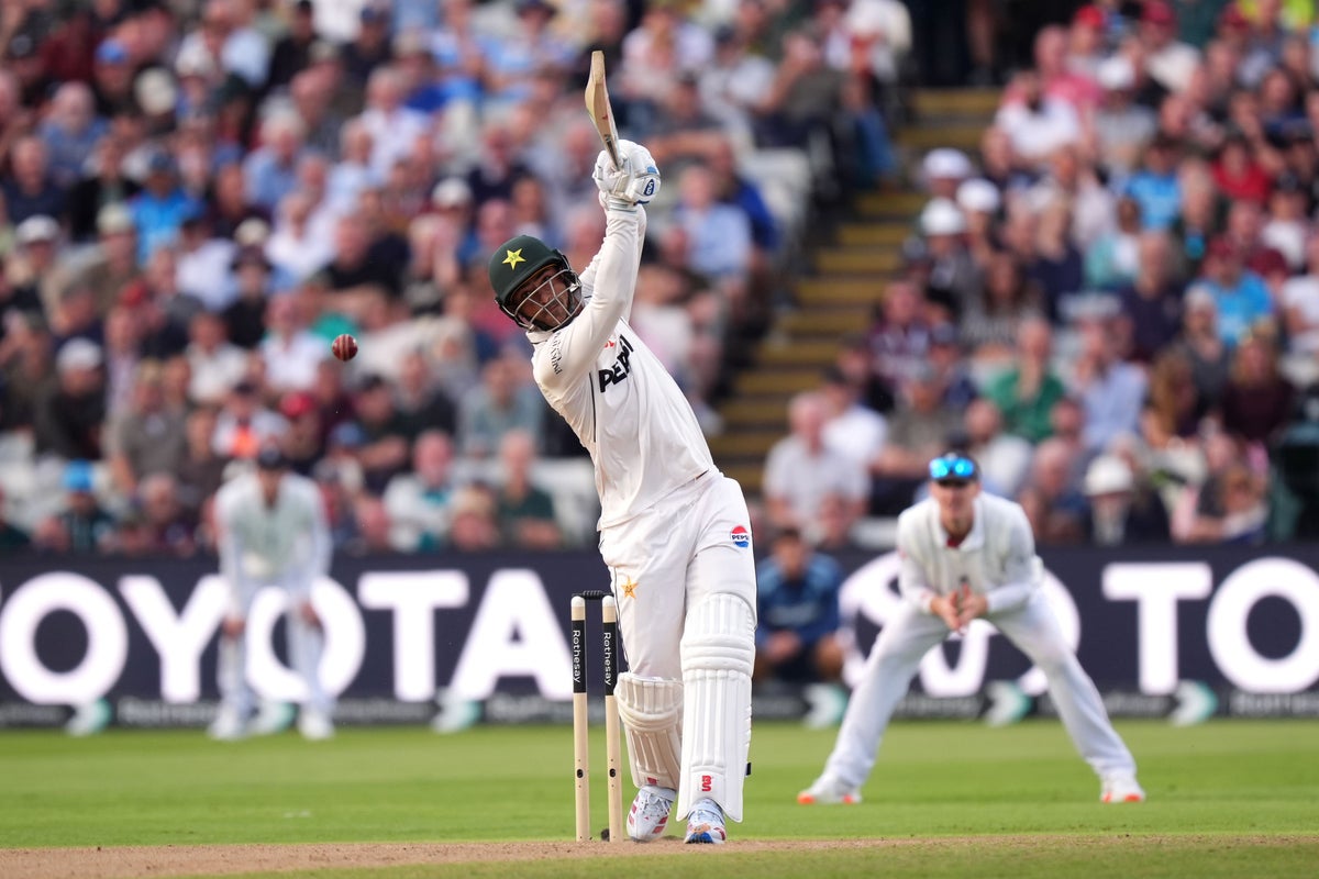 England bowlers struggle as Pakistan finally show resilience at Edgbaston Razaullah crashed nine sixes in an astonishing assault from number nine to carry Pakistan to 449 all out in their second innings. Copy link Bookmark Bookmark popover Removed from bookmarks