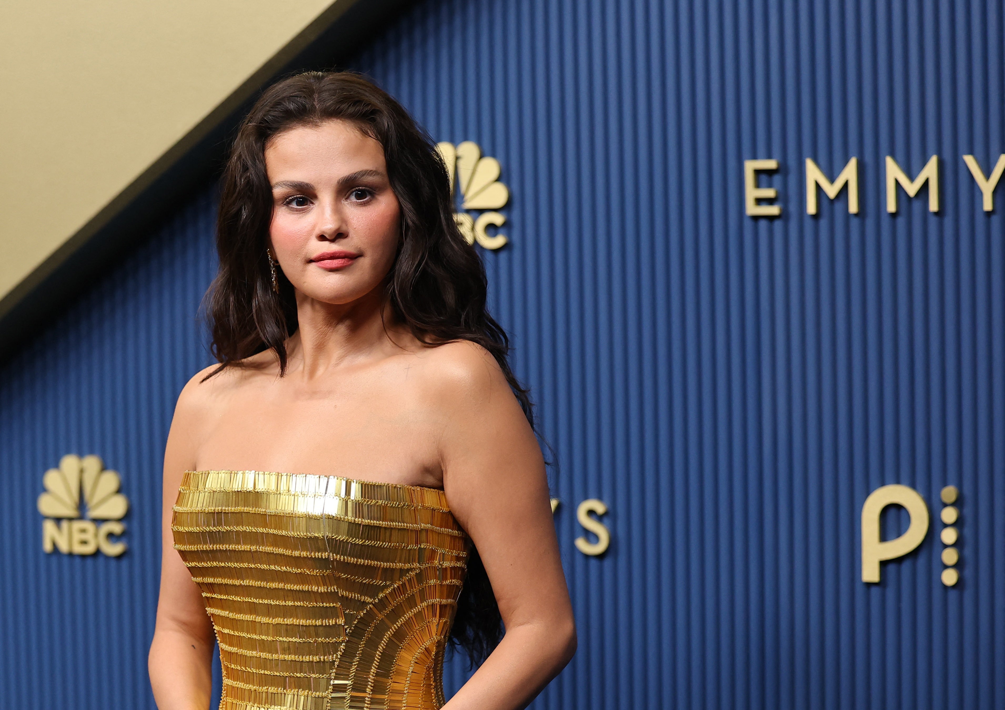 The pattern of Gomez's gown was similar to that of a disco ball in the best way