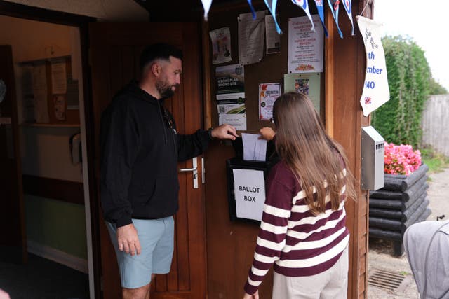 Piddington holds referendum to protest asylum housing plans