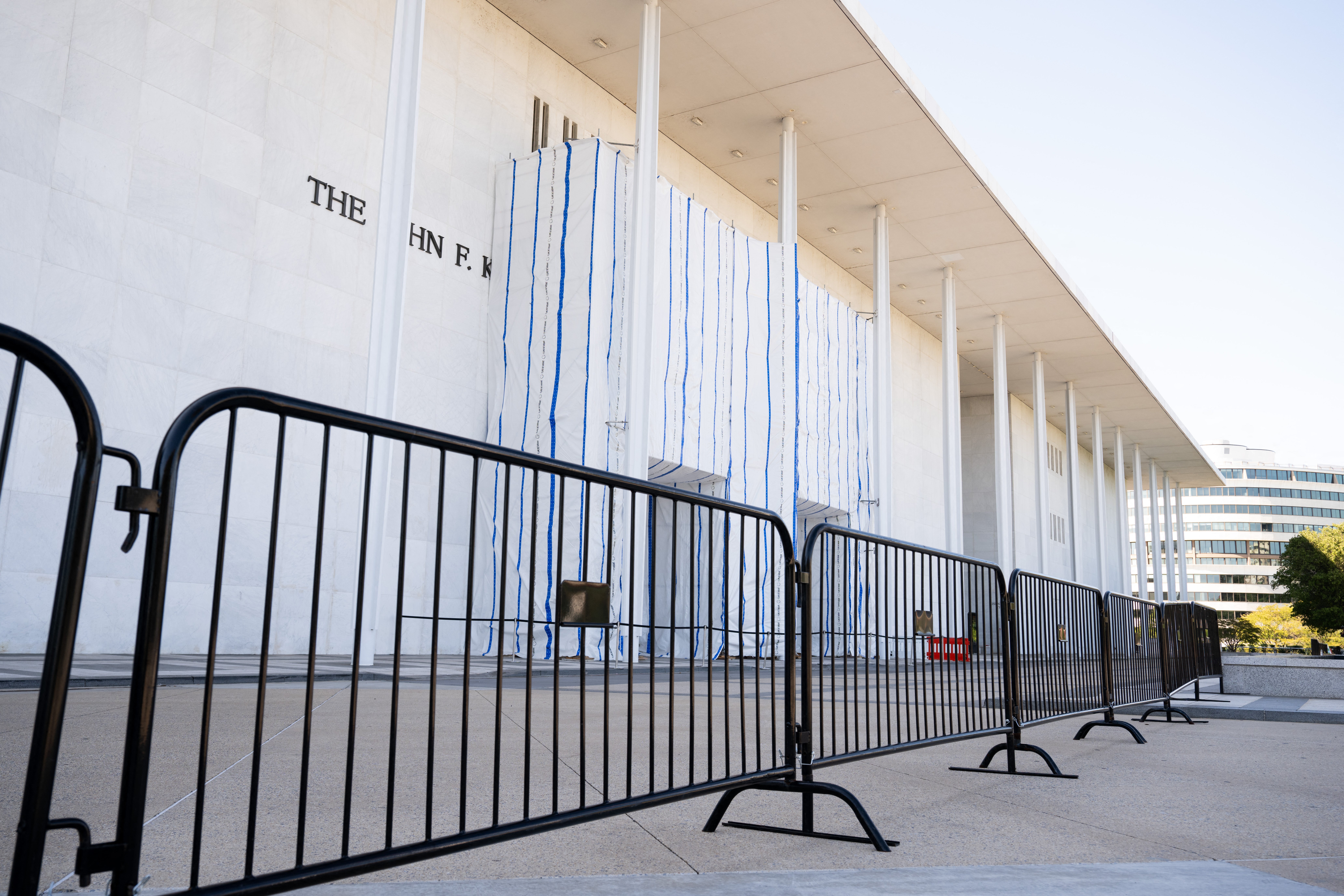 Gabelstaplerunfall schürt Befürchtungen, Trump könnte das Kennedy Center ...
