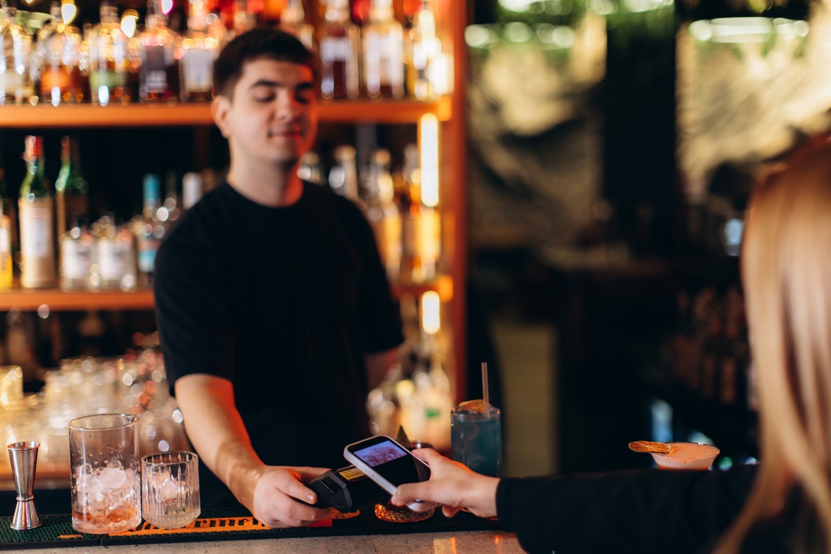 Do you need to tip at the bar in a British pub?