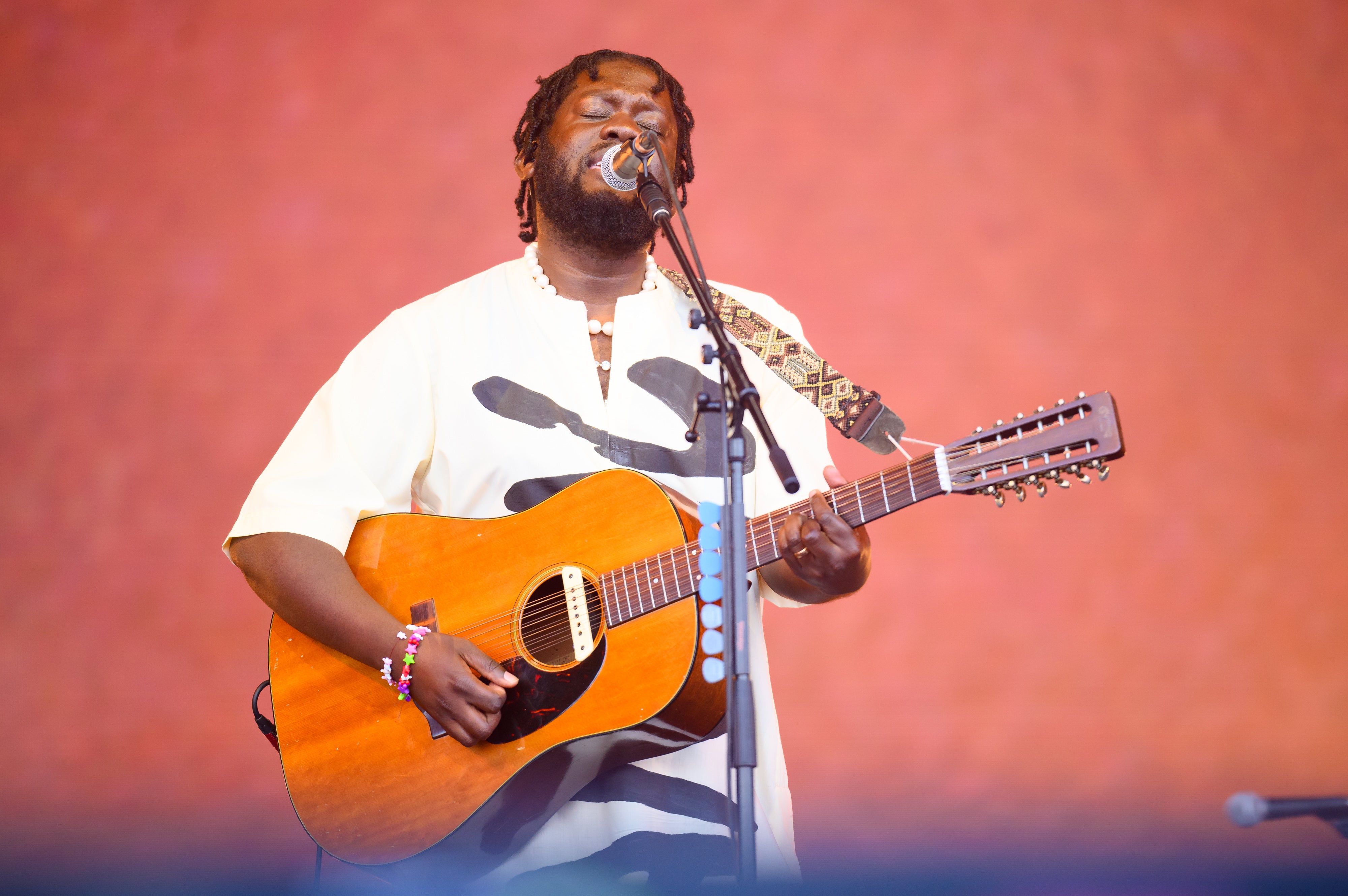 Michael Kiwanuka performing at Glastonbury in 2024