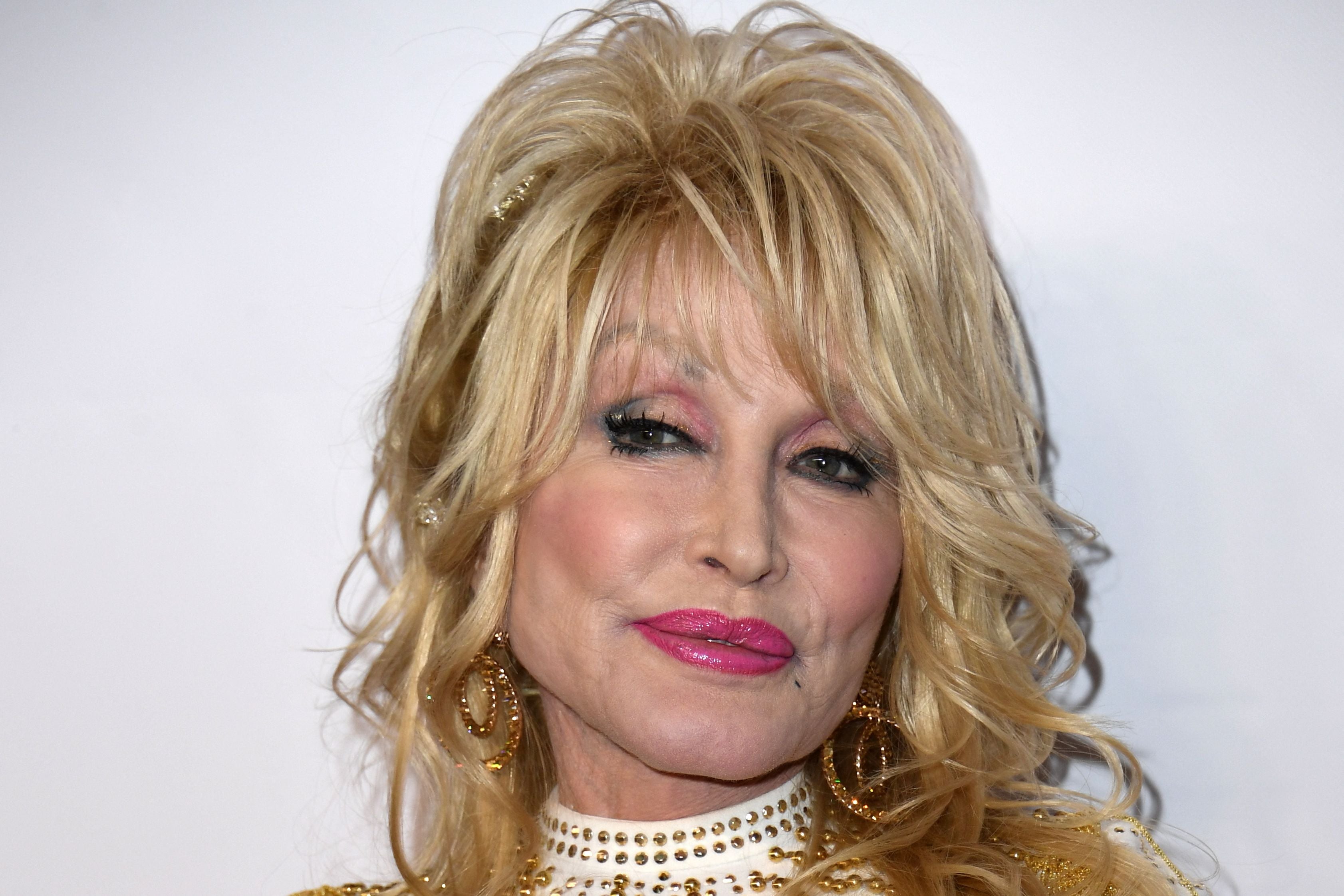 Parton reportedly requested that nobody see her in a fragile state, apart from her longtime makeup artist Cheryl Riddle