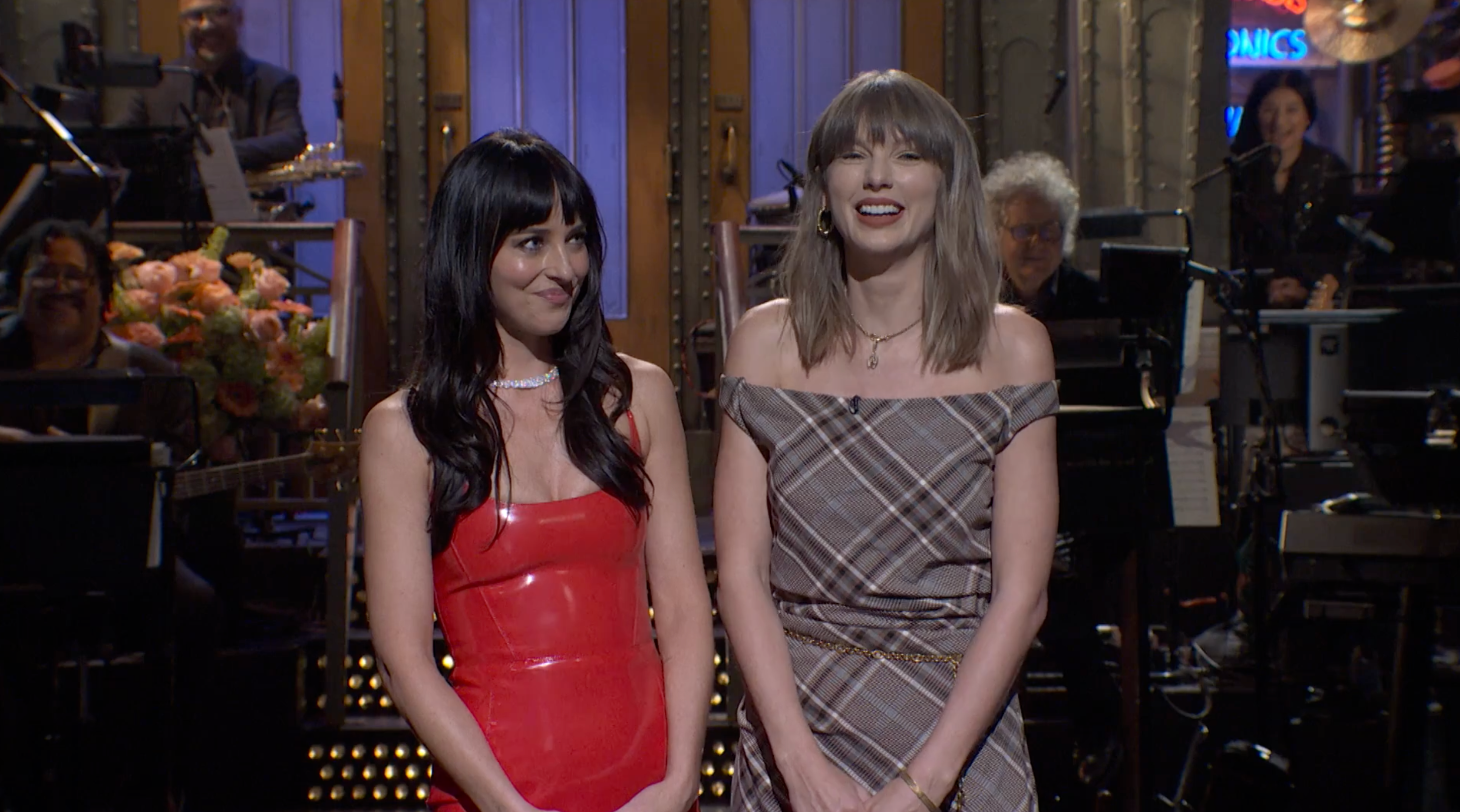 Dakota Johnson and Taylor Swift on SNL