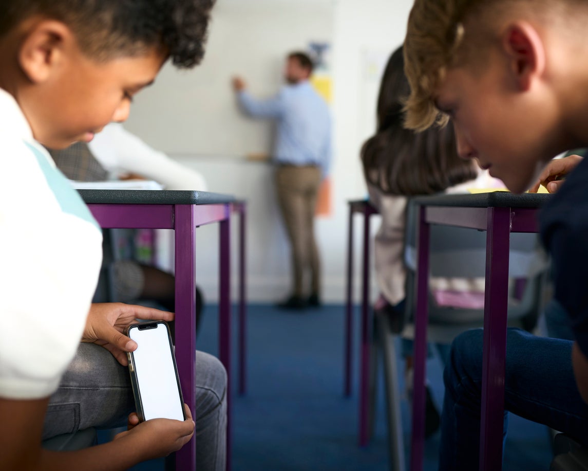 I didn’t give my kids a smartphone – and now the evidence is here to back me up