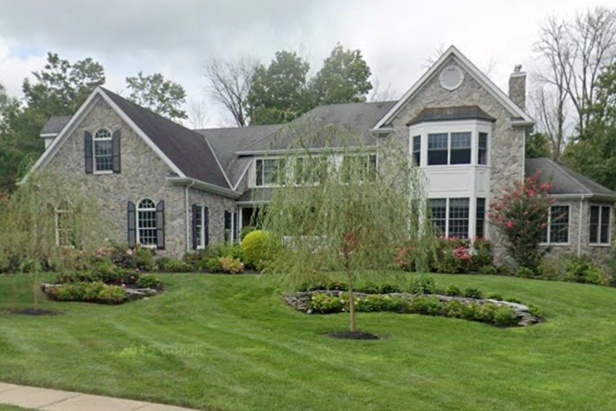 Insurance exec kills wife, daughter before suicide in NJ mansion