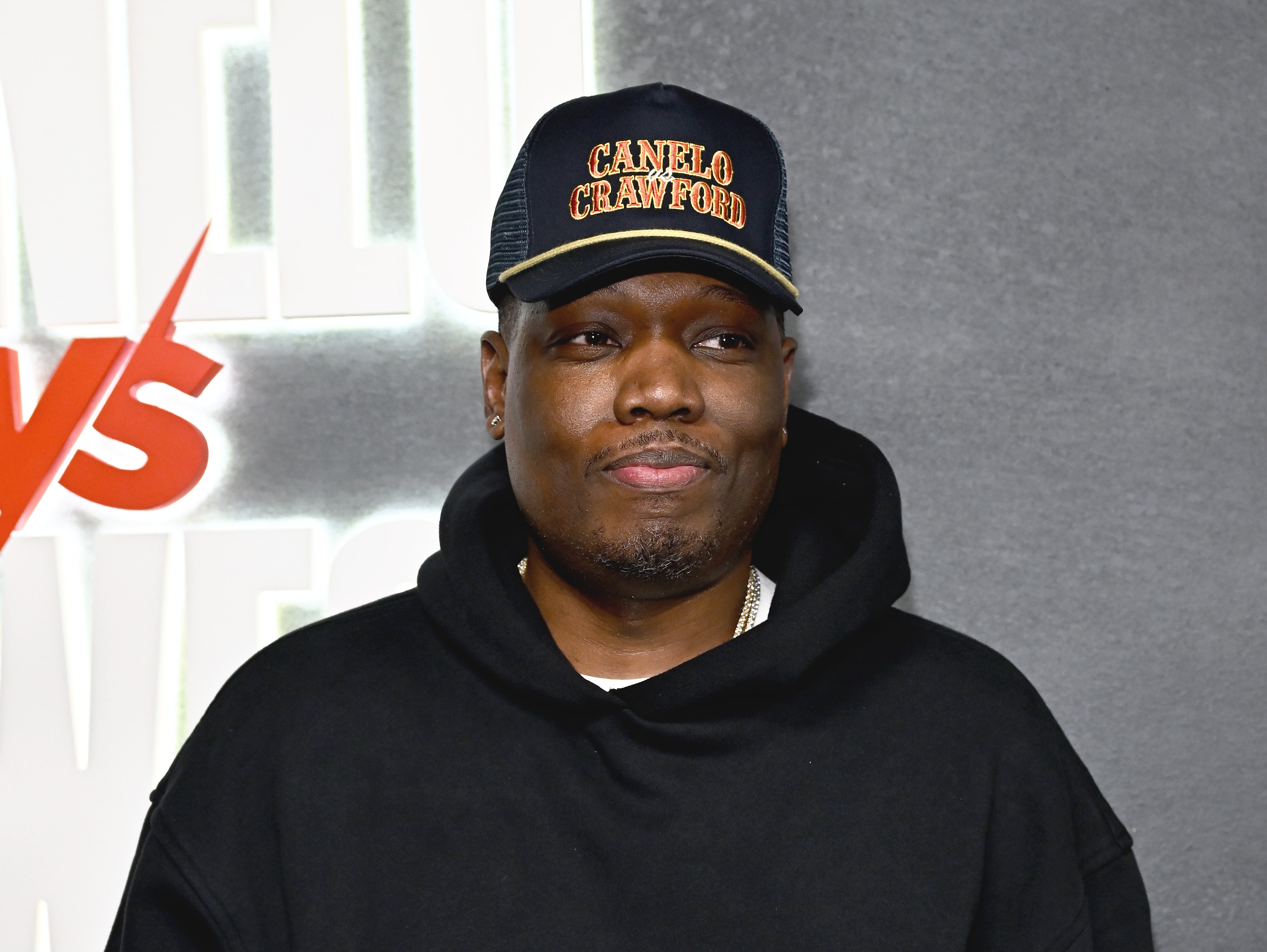 Michael Che spoke out on the monologue 