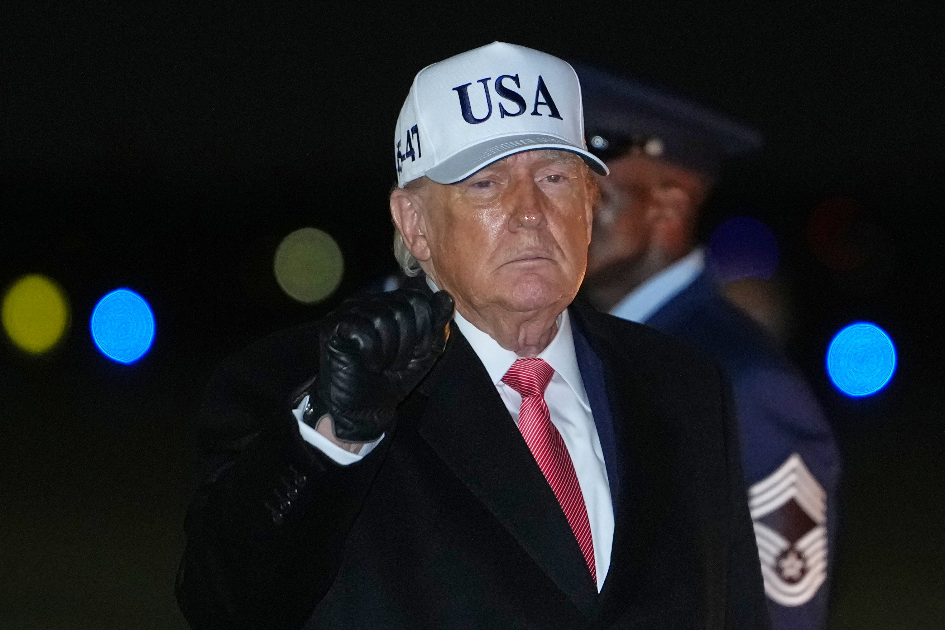 Trump floats cash payments amid backlash over AI data centers