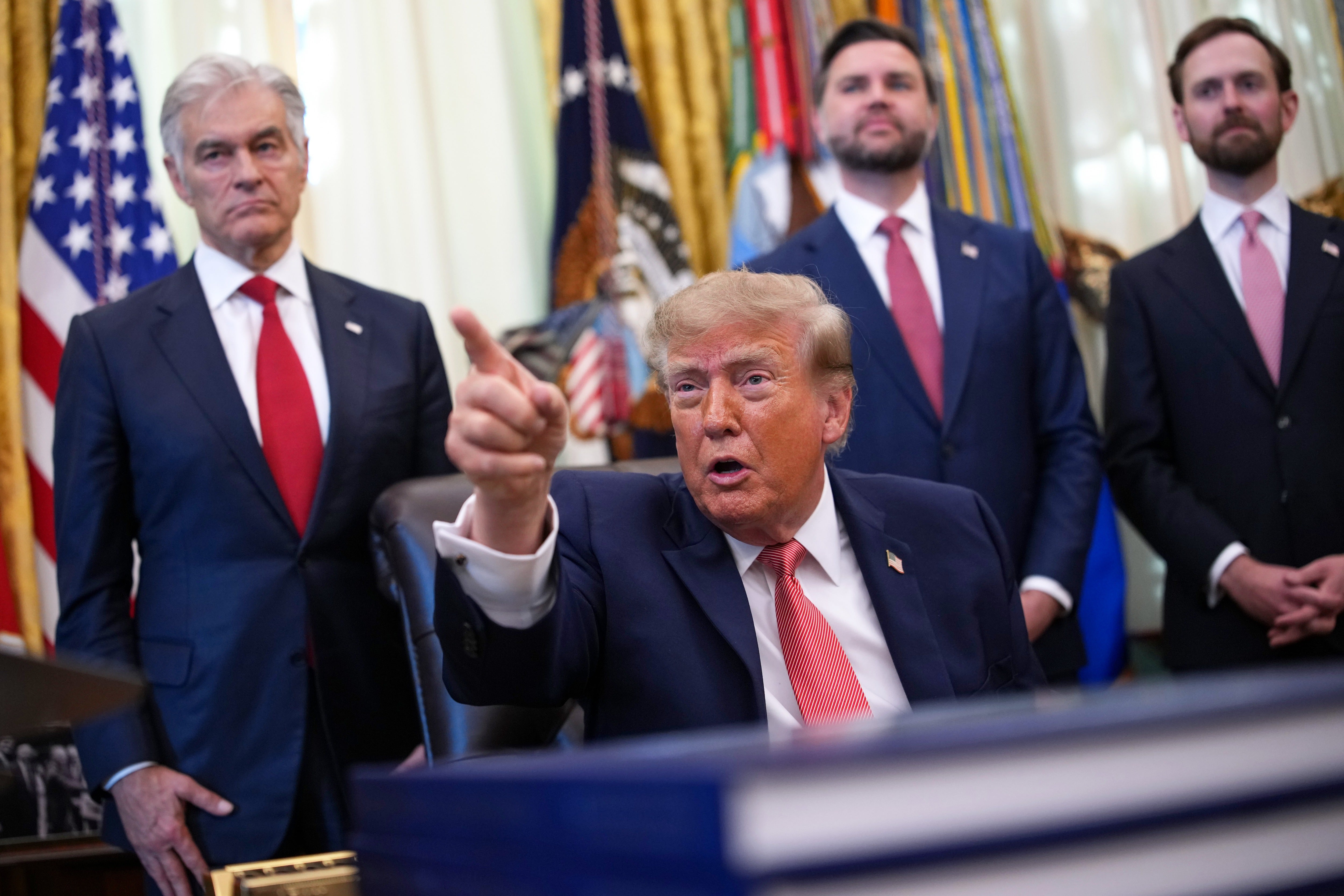 Social - The Report a President Snitchline backfires as Trump gets ...