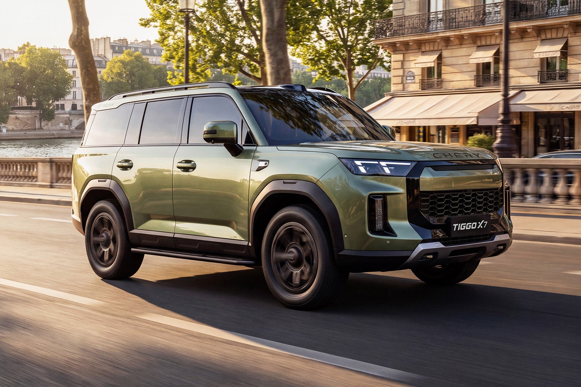 Peter Crouch puts Chery's new family SUV to the legroom test