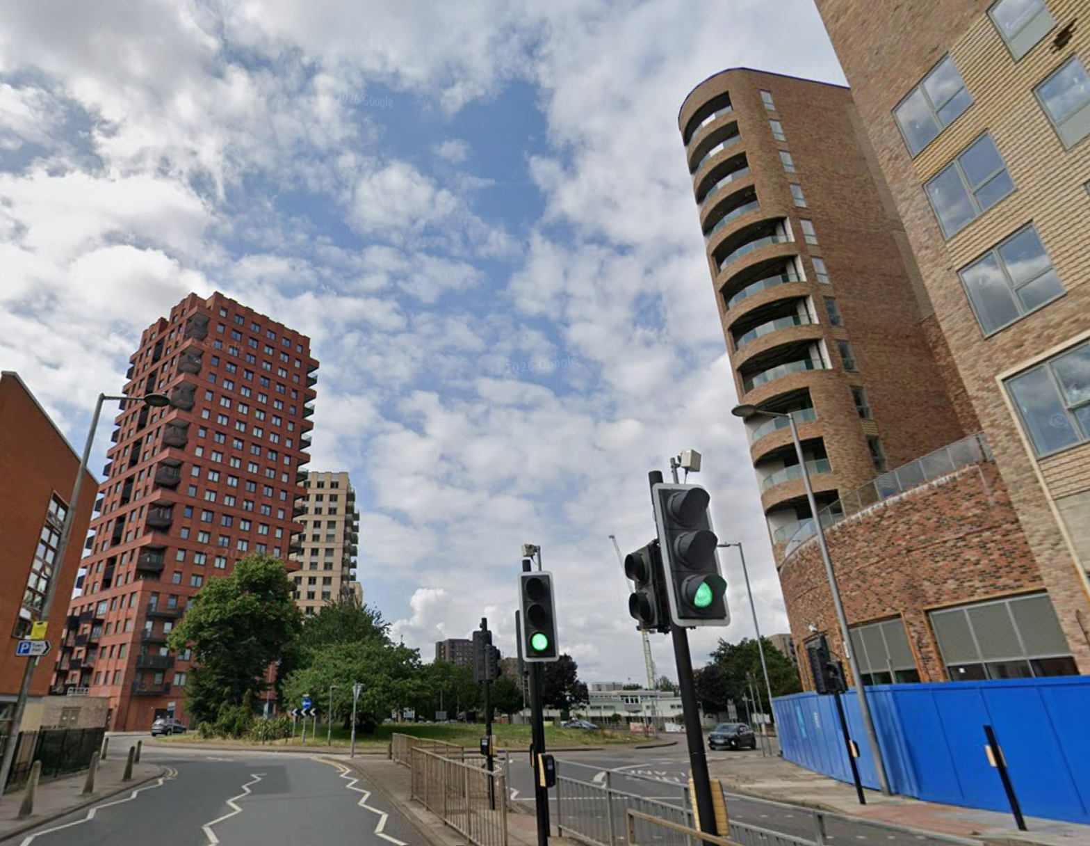 Four-year-old girl dies after falling from London tower block | The ...