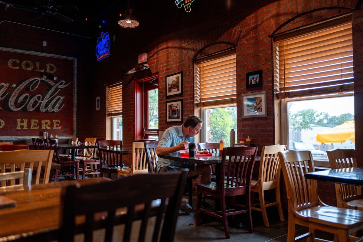 Table for 1? Nearly 40 percent of all restaurant visits are solo diners Table for 1? Nearly 40 percent of all restaurant visits are solo diners