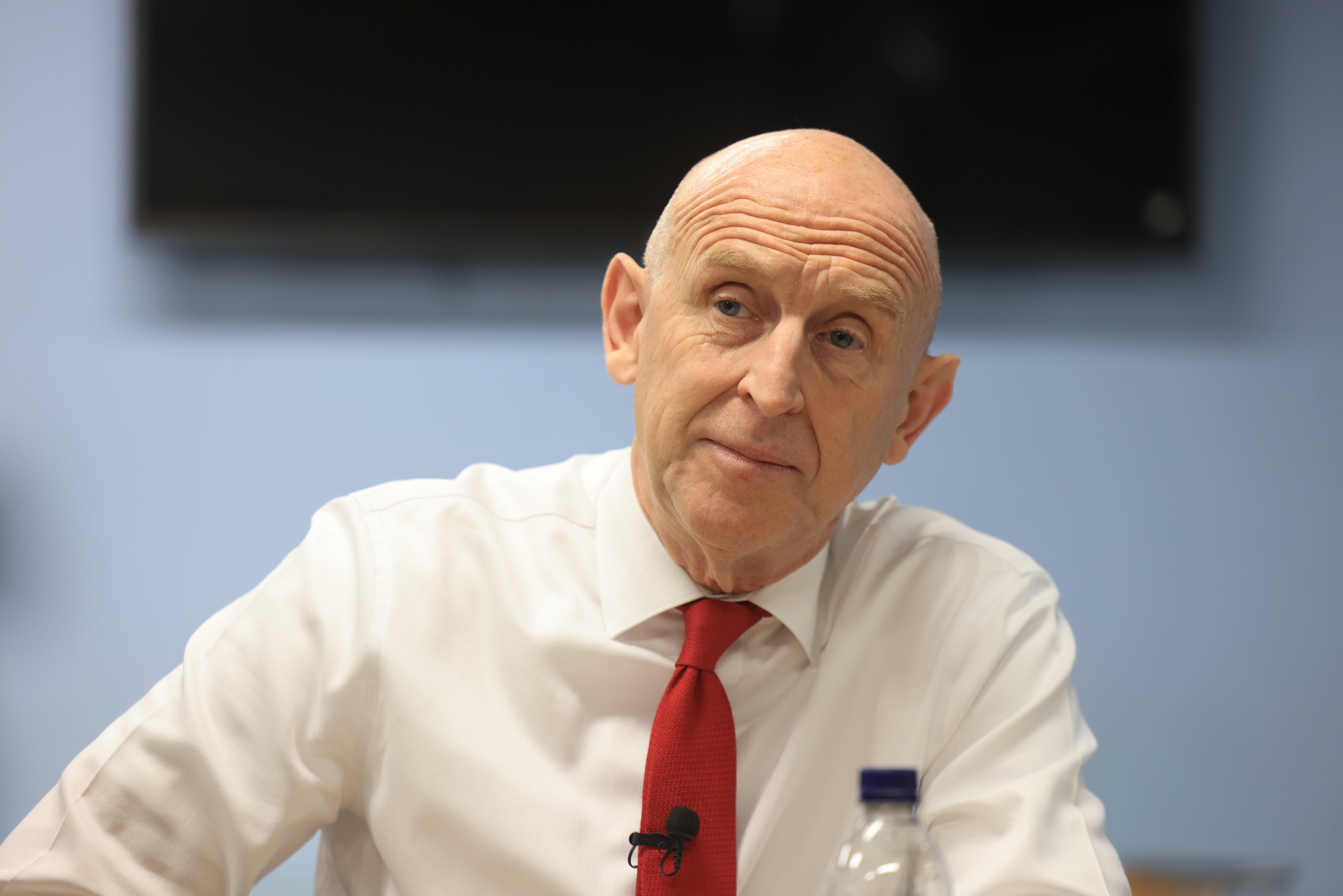 Chancellor to cut import tariffs on over 100 products