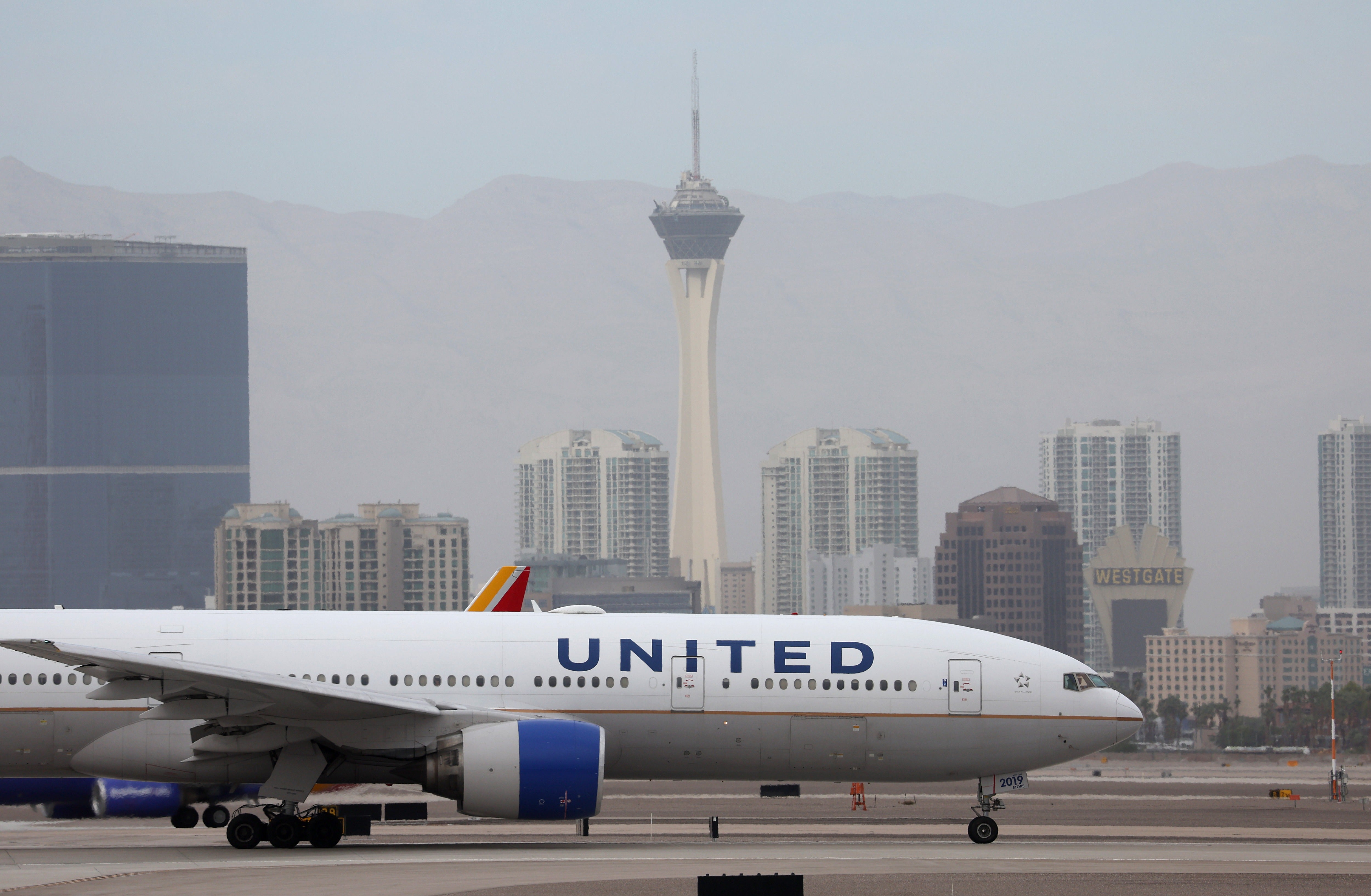 Text on plane passenger's phone sparks mid-air panic and flight ...