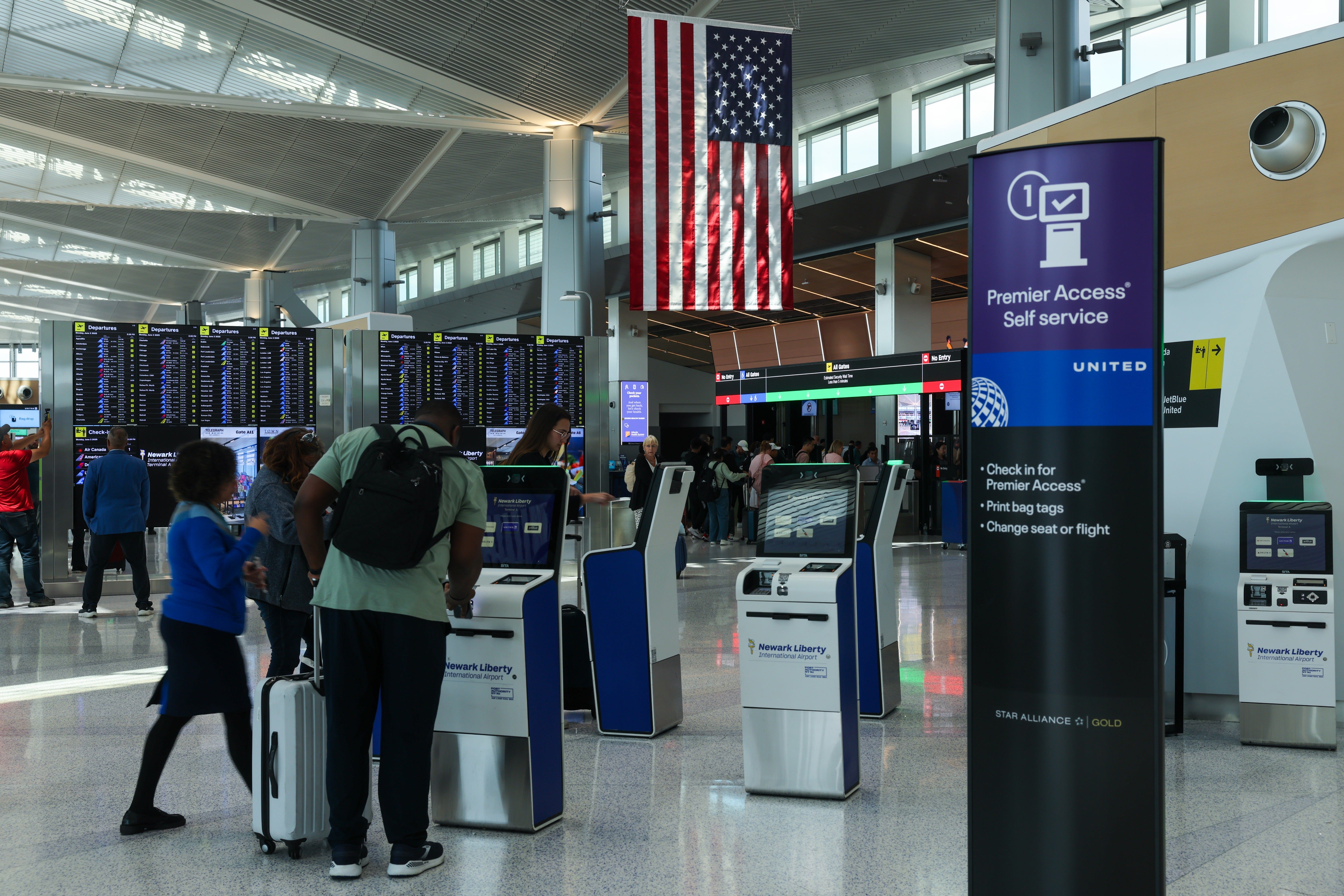 Outrage after airport self-service checkout asks for 18% tip - The Independent