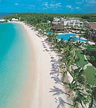 Mauritius: the beach at the Residence Hotel