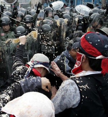 Hong Kong police use pepper spray on protesters