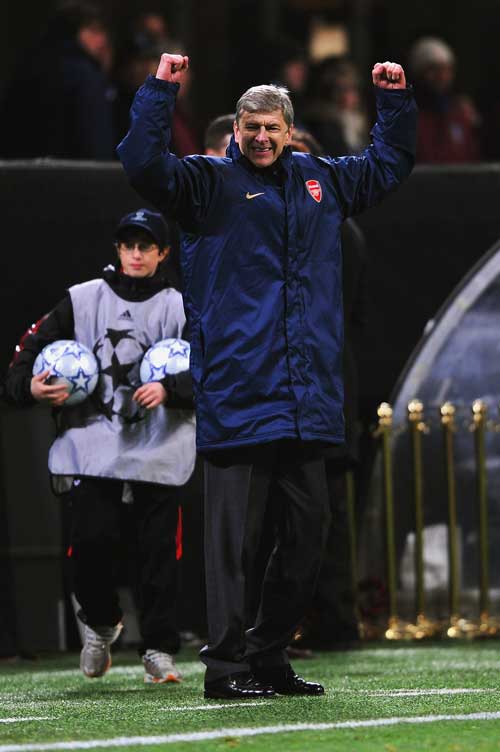 Arsène Wenger celebrates Arsenal's victory over Milan. 'I like Arsenal best,' says Marcello Lippi