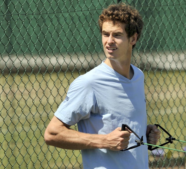 Andy Murray keeps in shape yesterday as he prepares for today's confrontation with Rafael Nadal