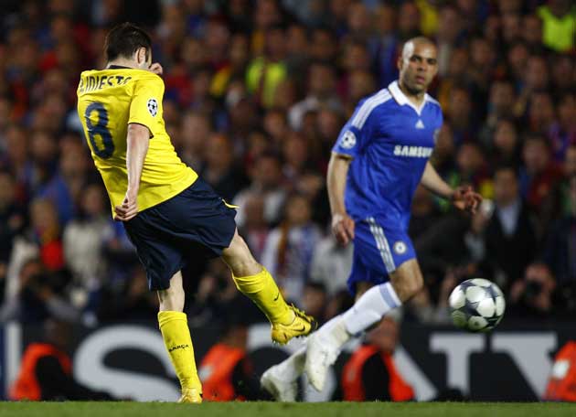 Andres Iniesta scores against Chelsea in the 2009 Champions League semi-final