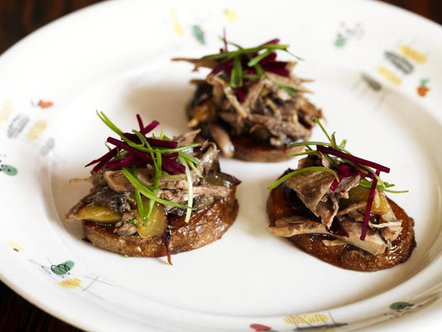 Spoon the grouse mixture on to the crisp potato slices and scatter with the beetroot and spring onion