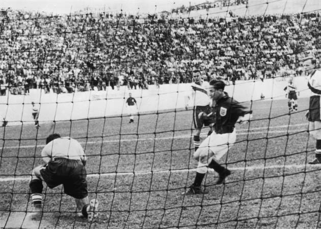 Bahr (centre) looks on as US goalkeeper Frank Borghi saves in front of England forward Tom Finney during the 1950 encounter in Belo Horizonte