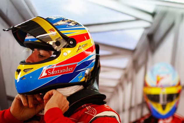 The two-time World Champion has signed a deal to the end of 2016